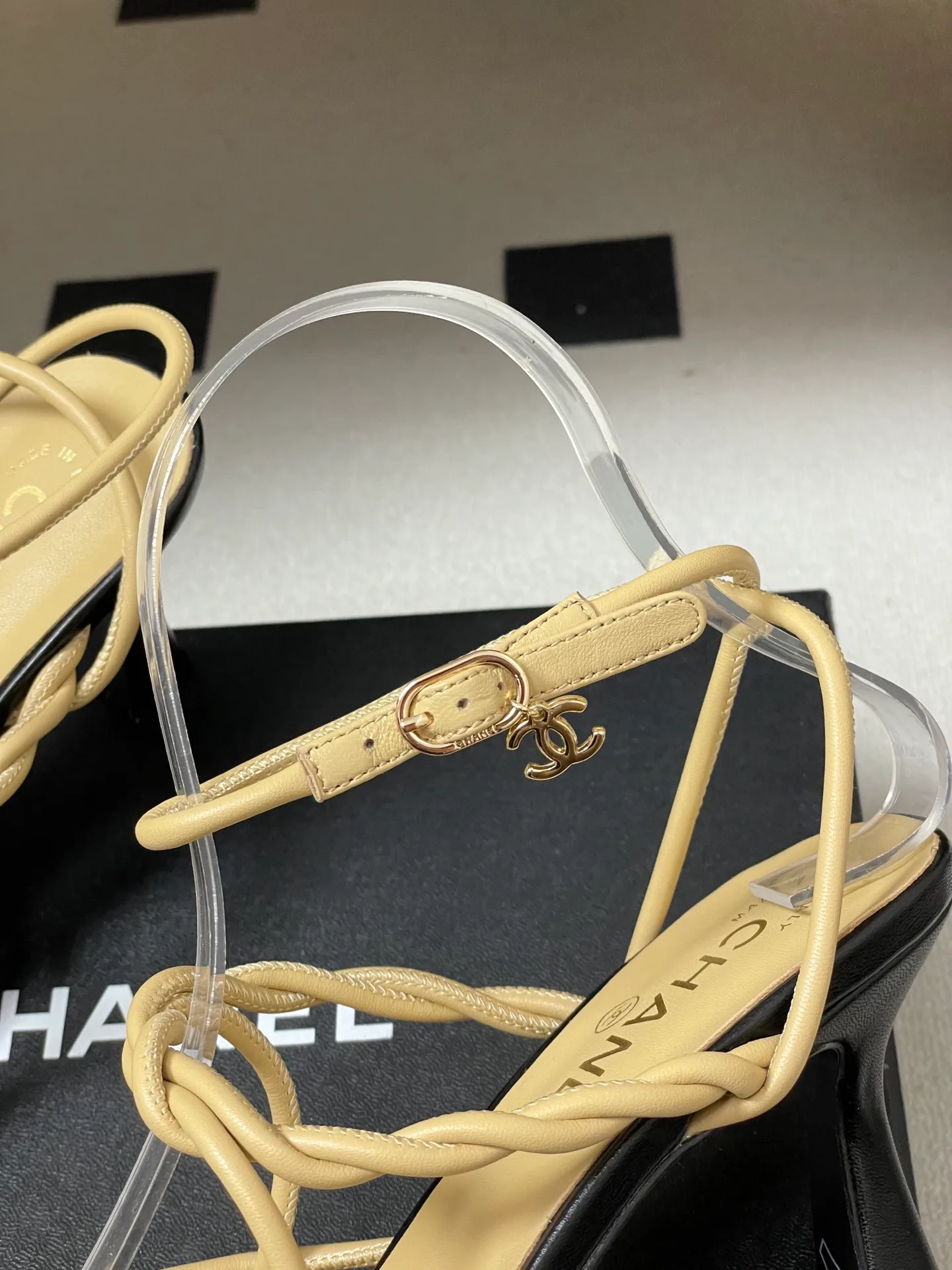 Босоножки Женские Chanel 12837404