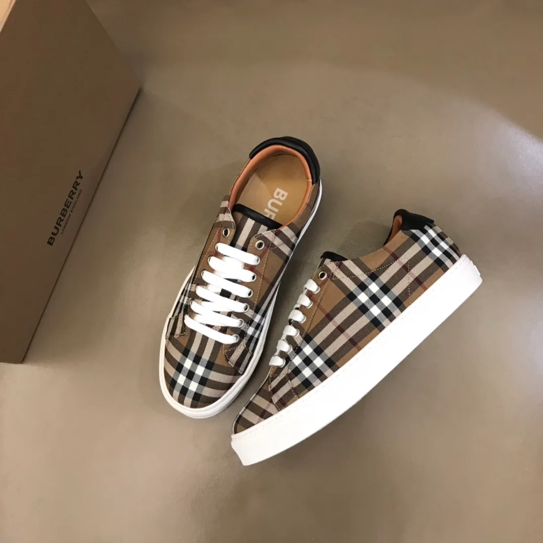 Кроссовки Мужские Burberry 18744106