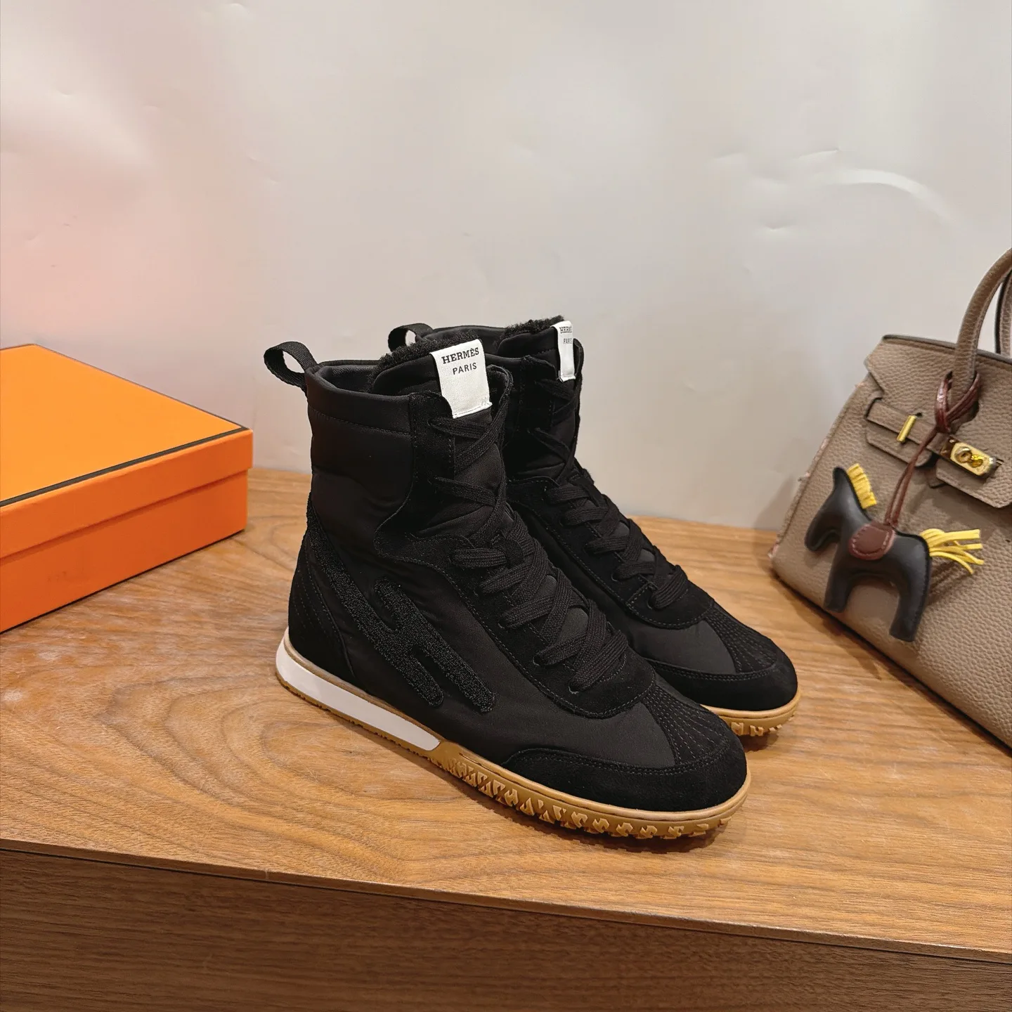 Кроссовки Женские Hermes 17935235