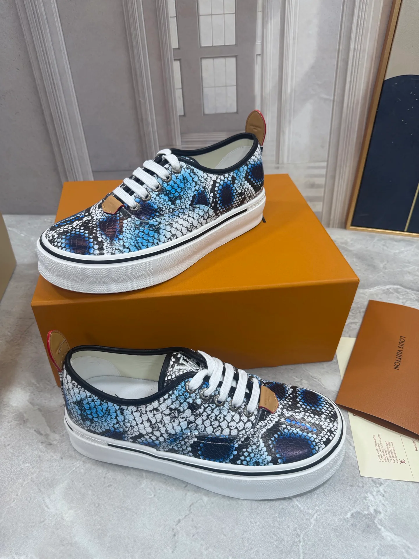 Кроссовки Мужские Louis Vuitton 18190060