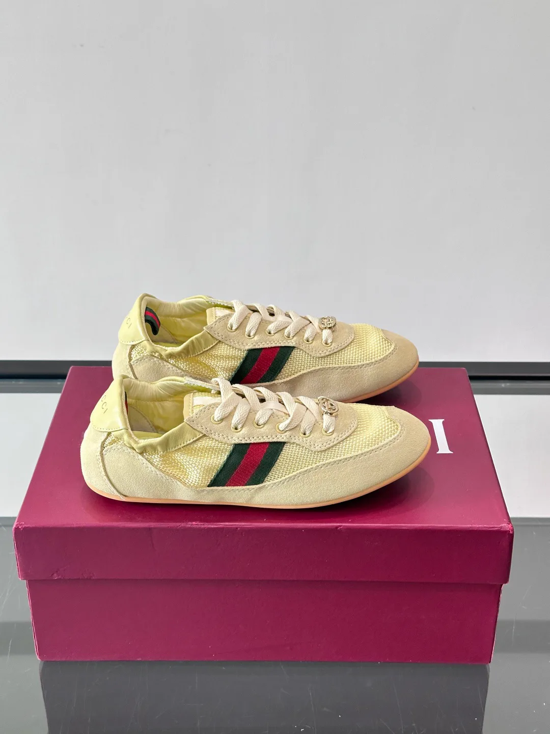 Кроссовки Женские Gucci 836281