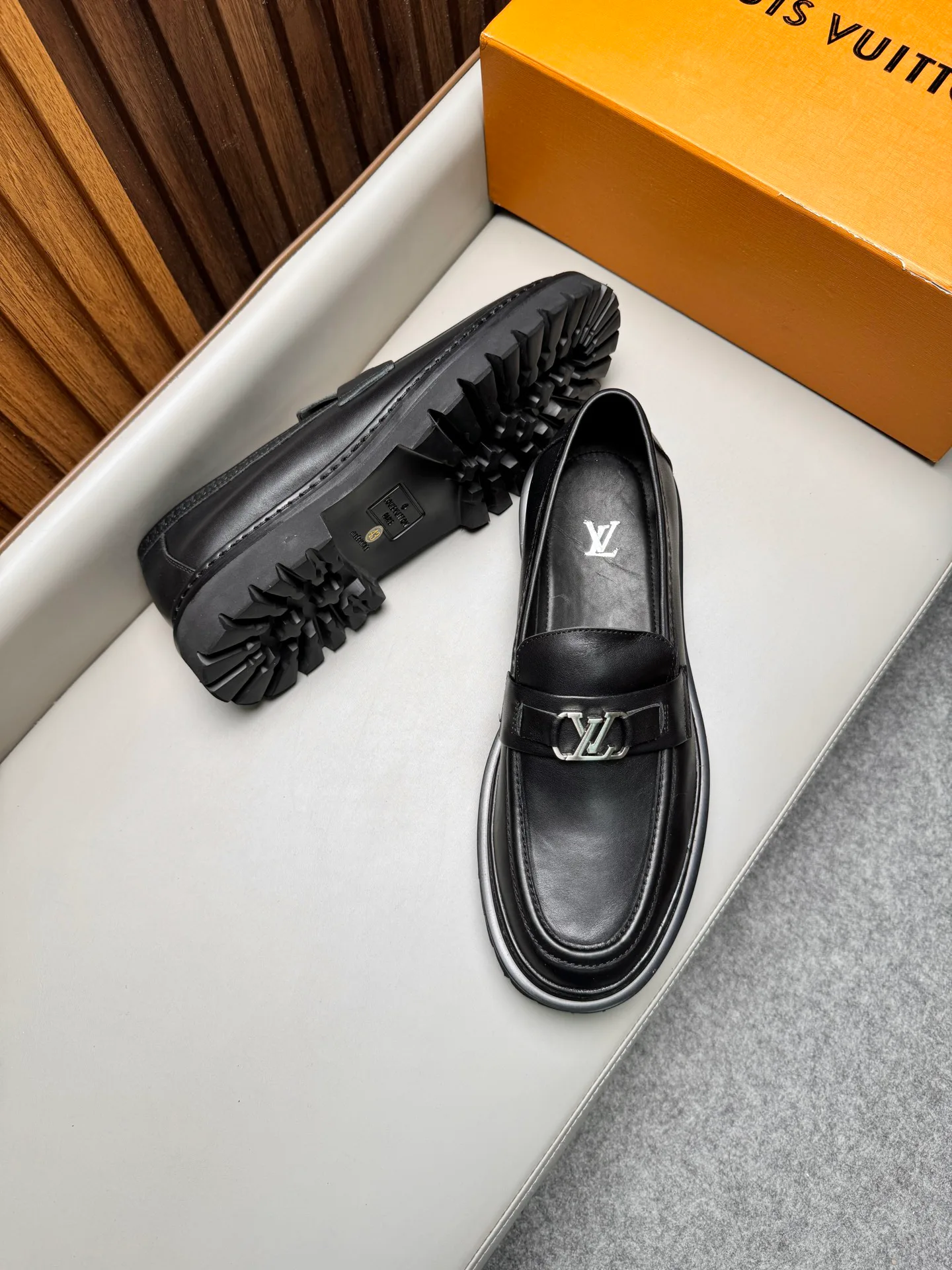 Лоферы И Туфли Мужские Louis Vuitton 17470885