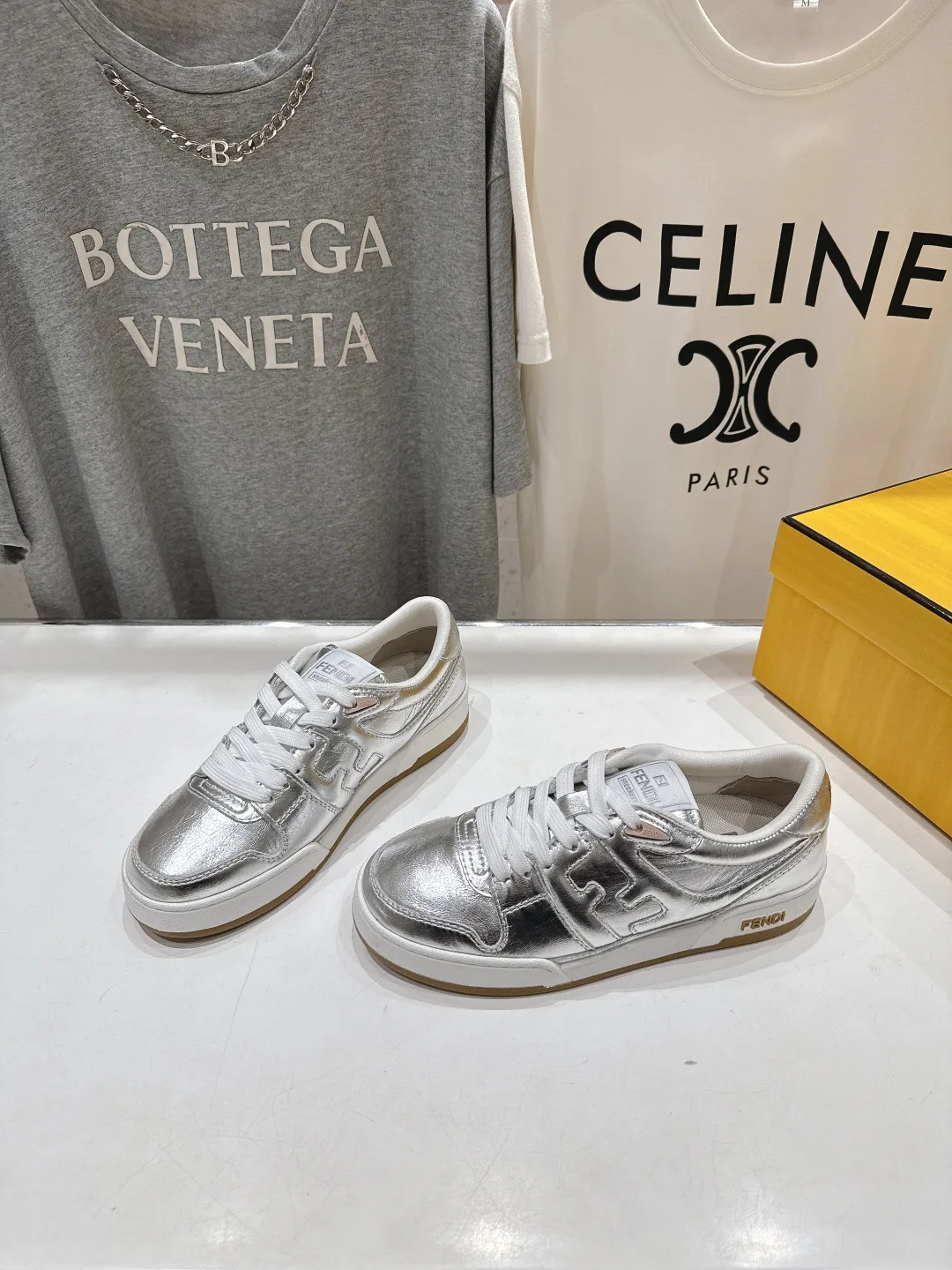 Кроссовки Женские Fendi 17908434