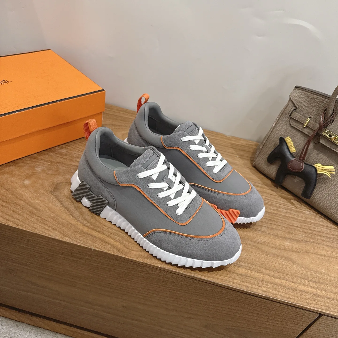 Кроссовки Женские Hermes 18729691