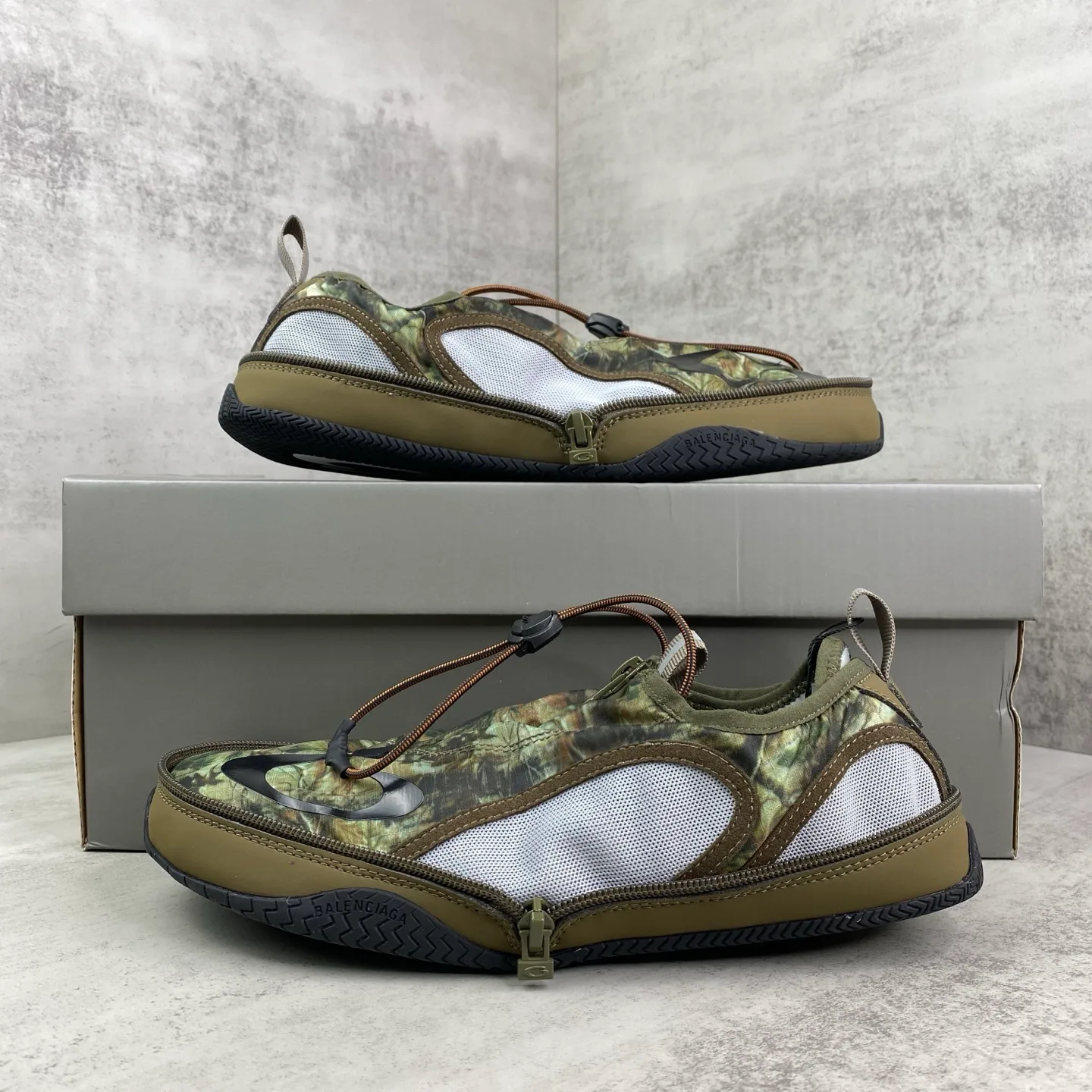 Кроссовки Мужские Balenciaga 18039595