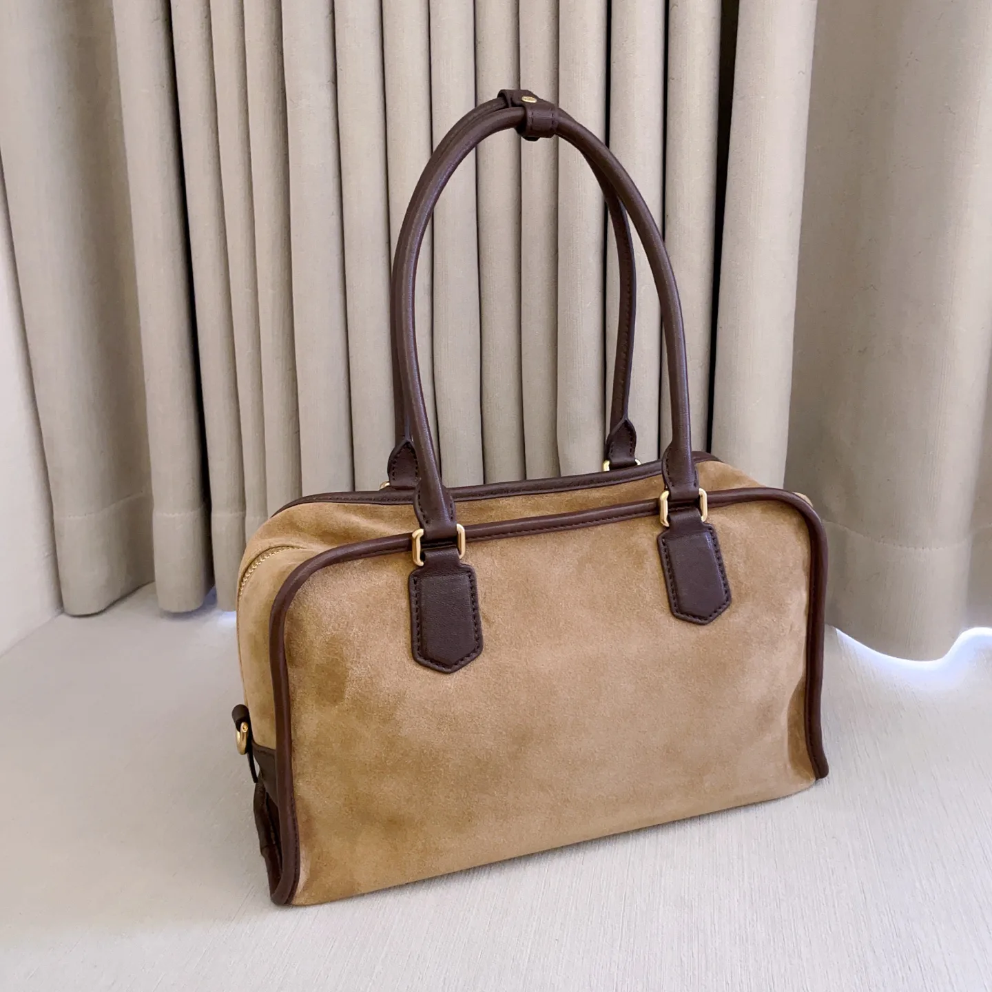 Классические Сумки Женские Miu Miu 17799918