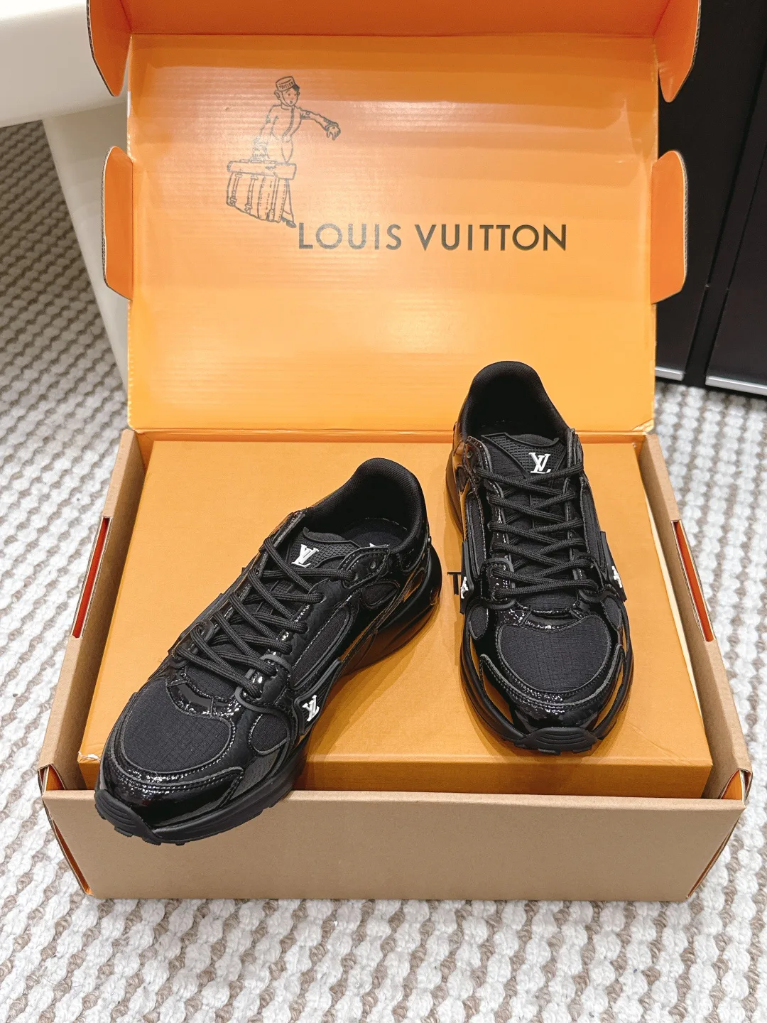 Кроссовки Женские Louis Vuitton 11518606