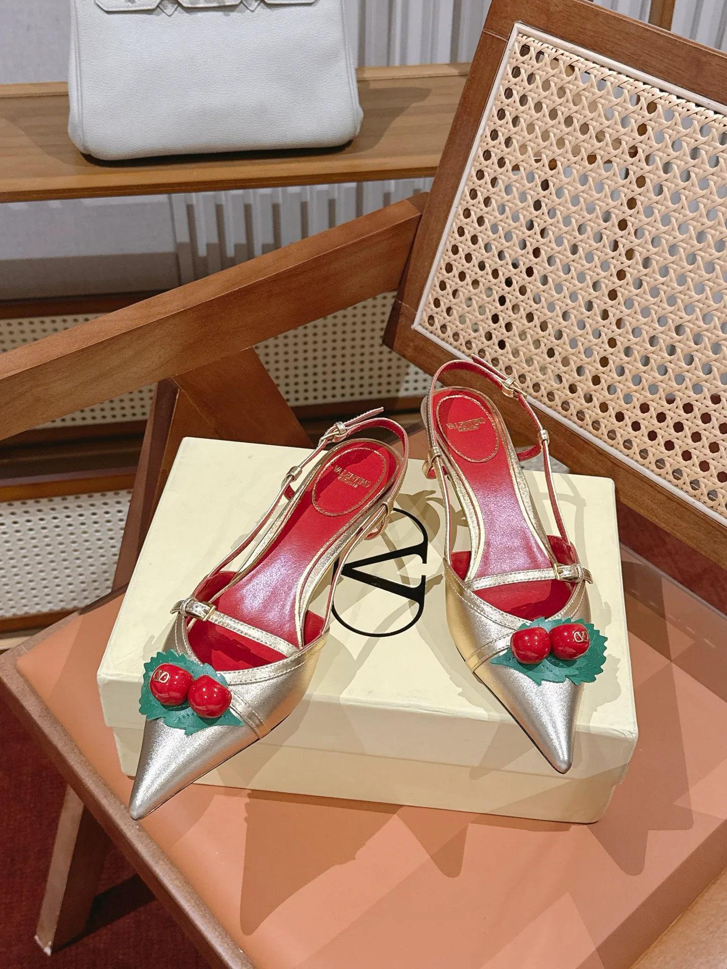 Босоножки Женские Valentino 17665580