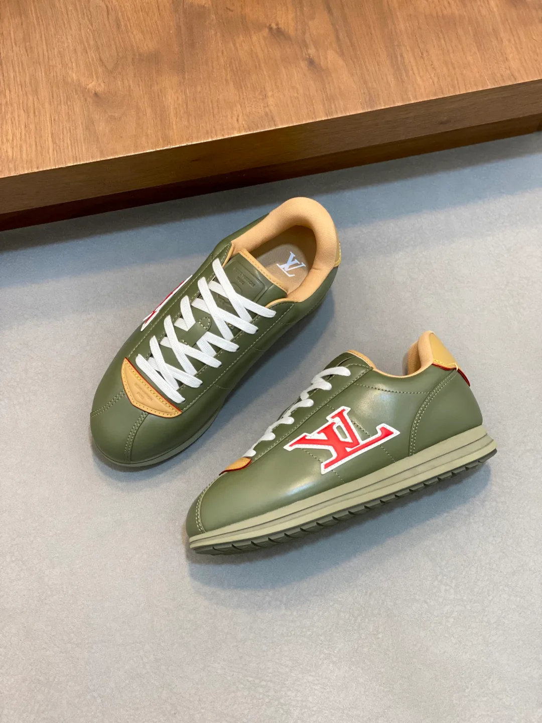 Кроссовки Женские Louis Vuitton 162990