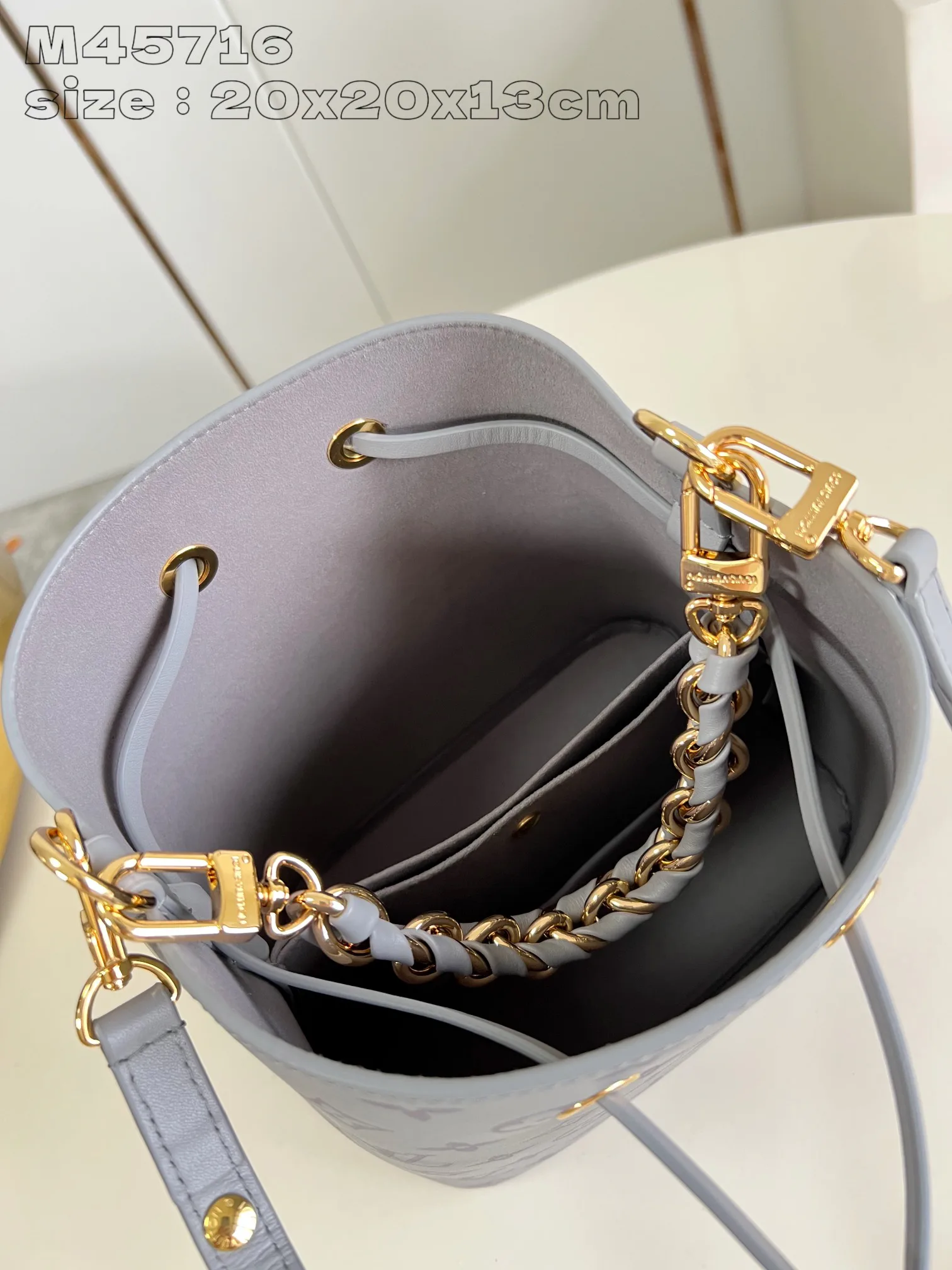 Классические Сумки Женские Louis Vuitton 18227601