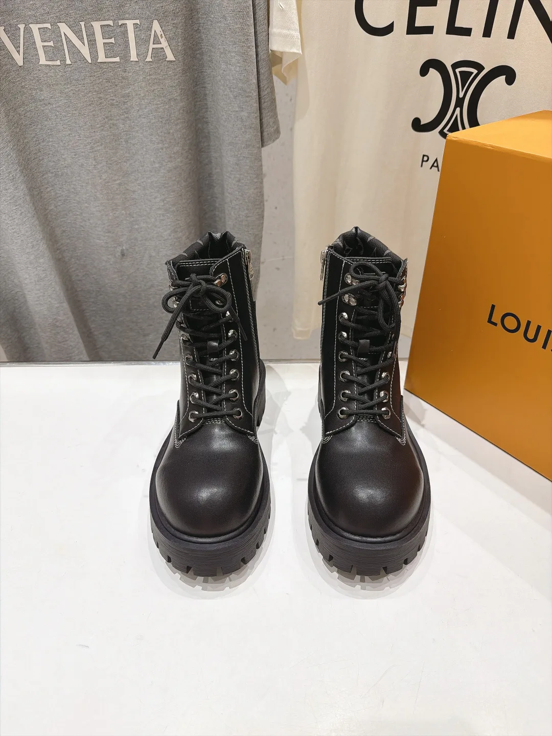 Ботинки Мужские Louis Vuitton 18650041