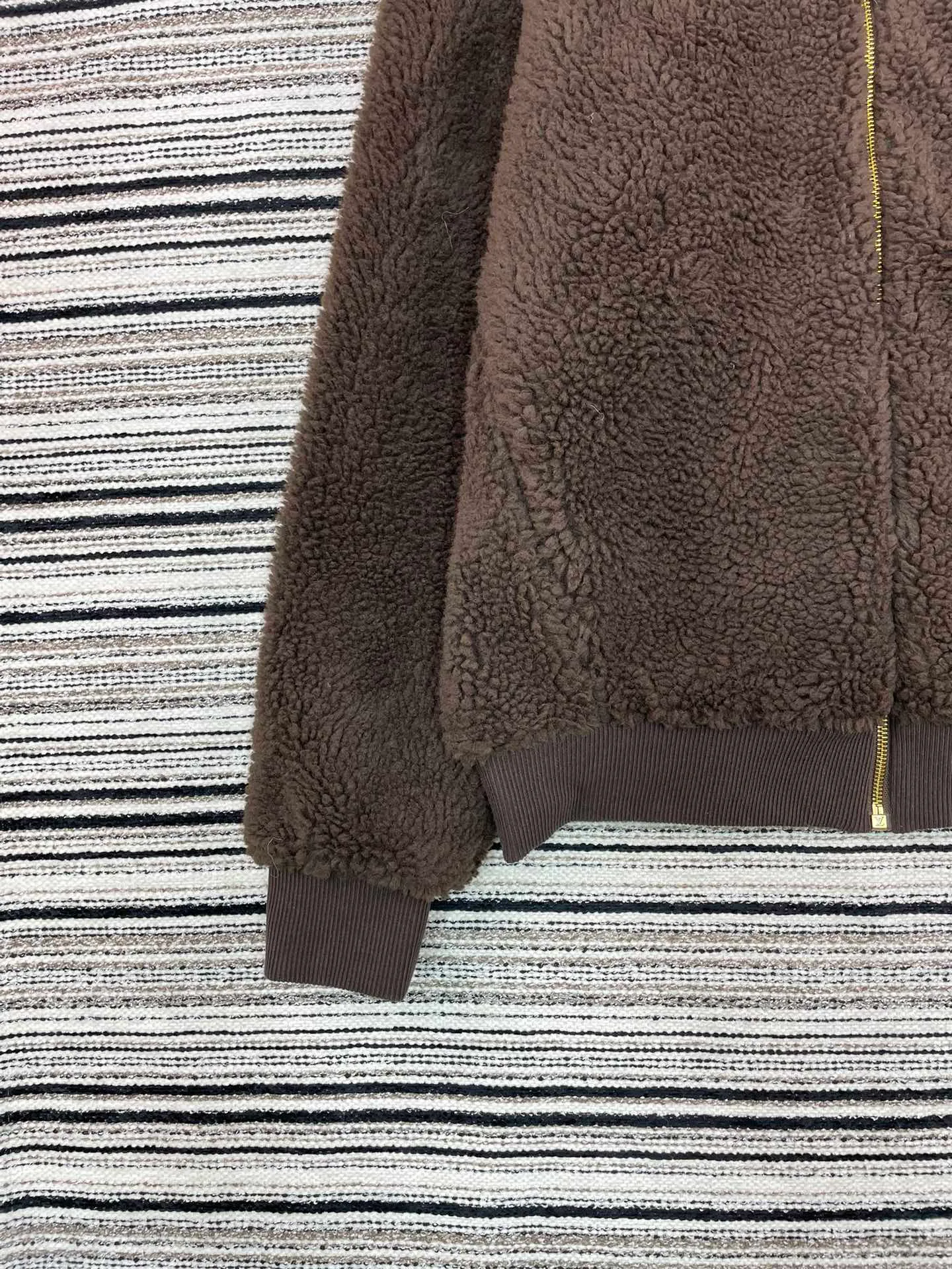 Куртки И Пуховики Женские Louis Vuitton 4558140