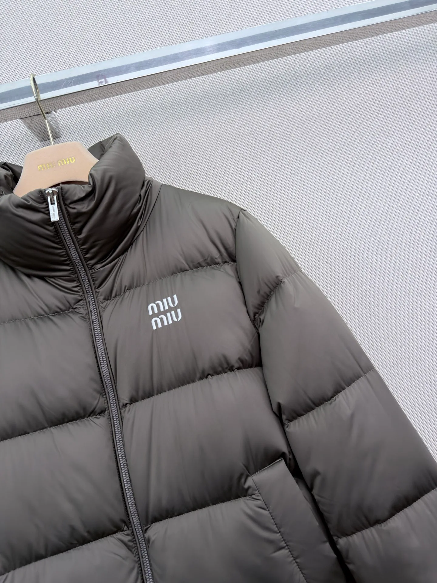 Куртки И Пуховики Женские Miu Miu 19555743