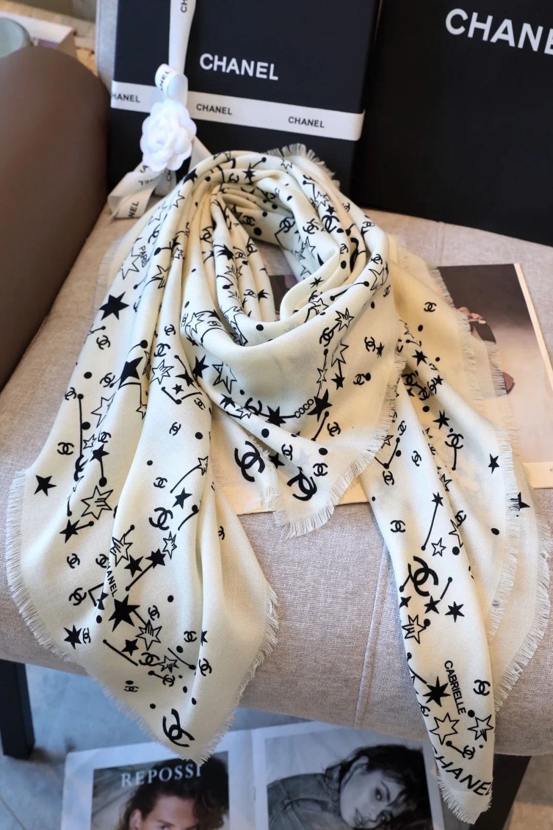 Шарфы Chanel 17799539