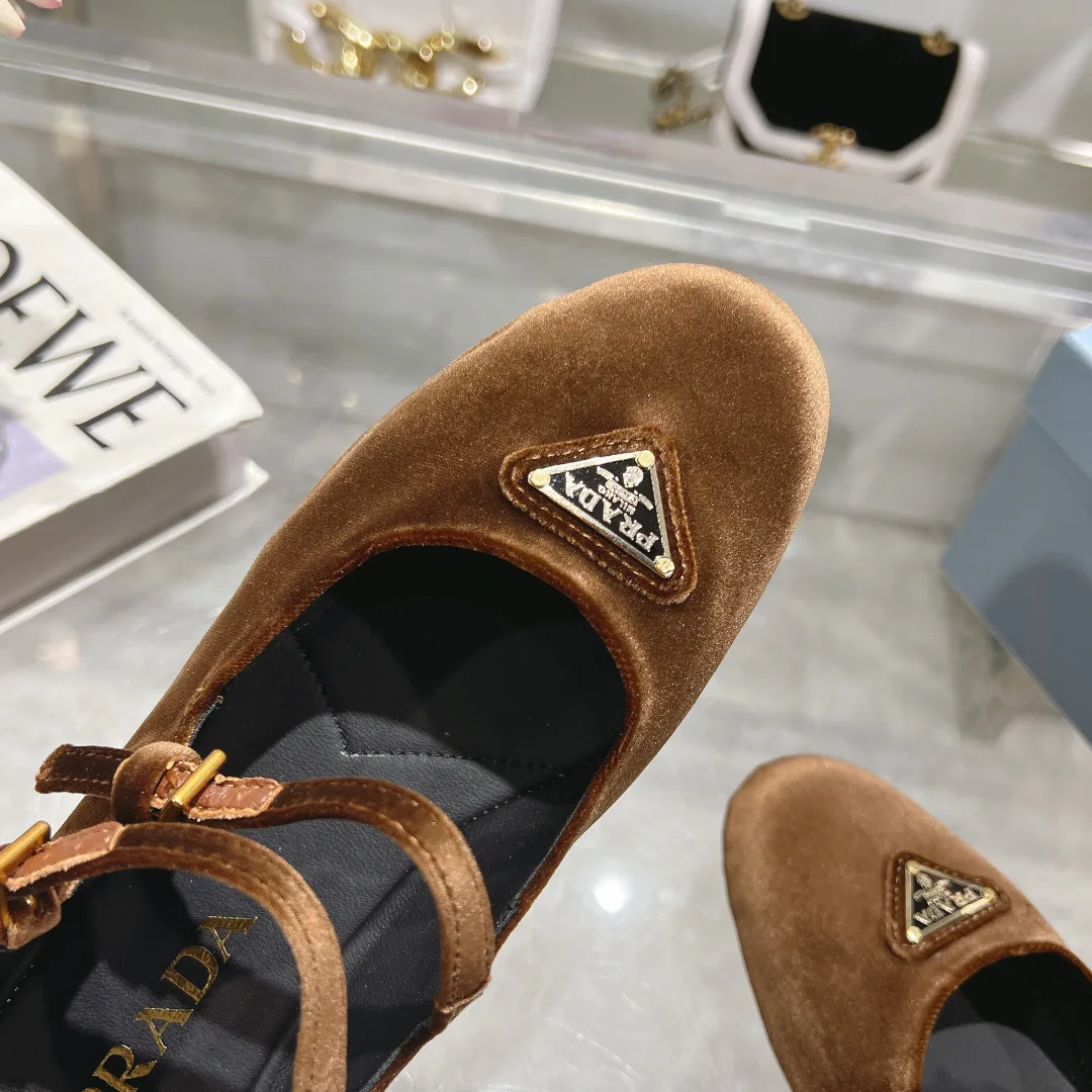 Балетки Женские Prada 10827979