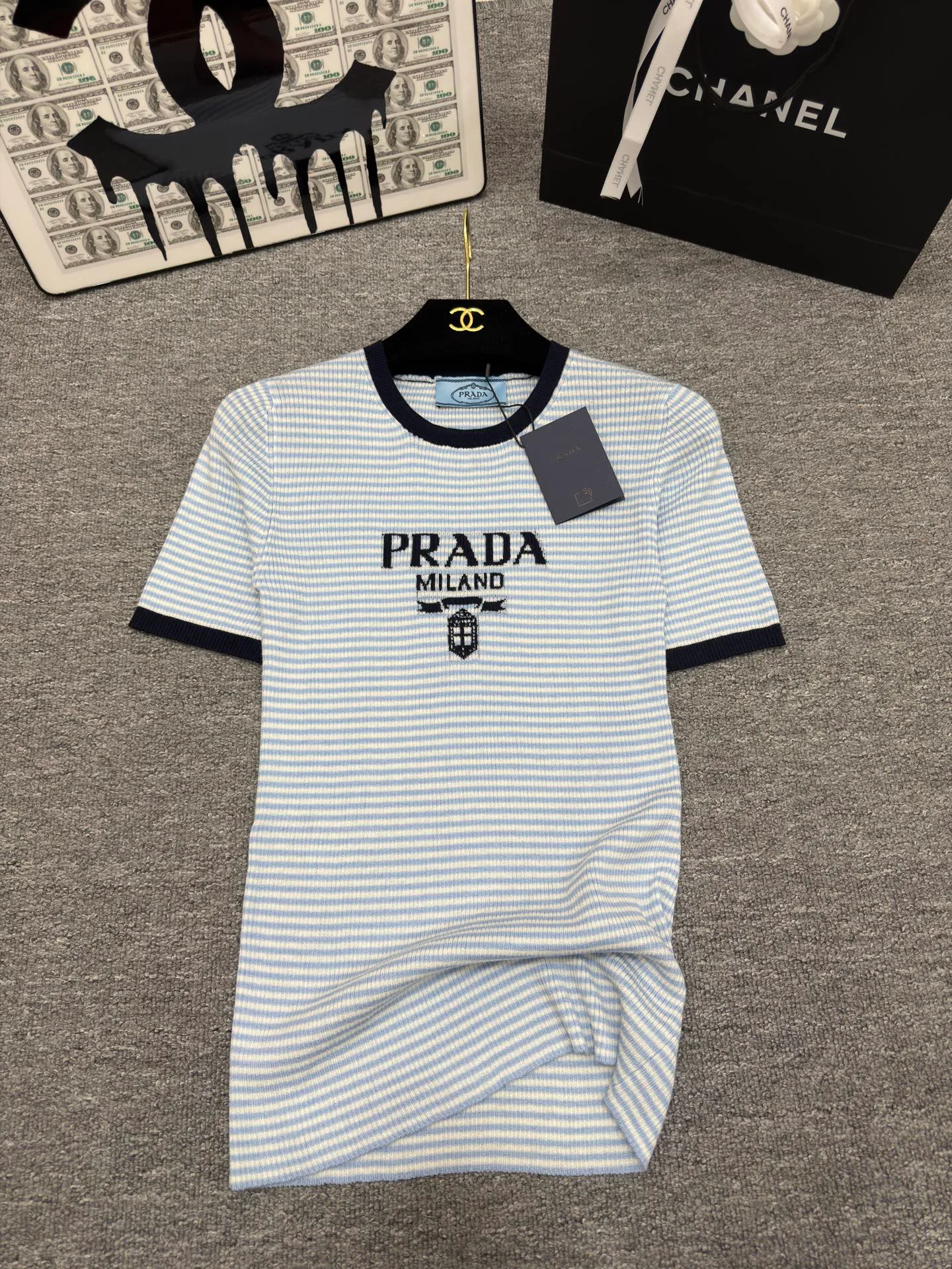 Футболки Женские Prada 13456076