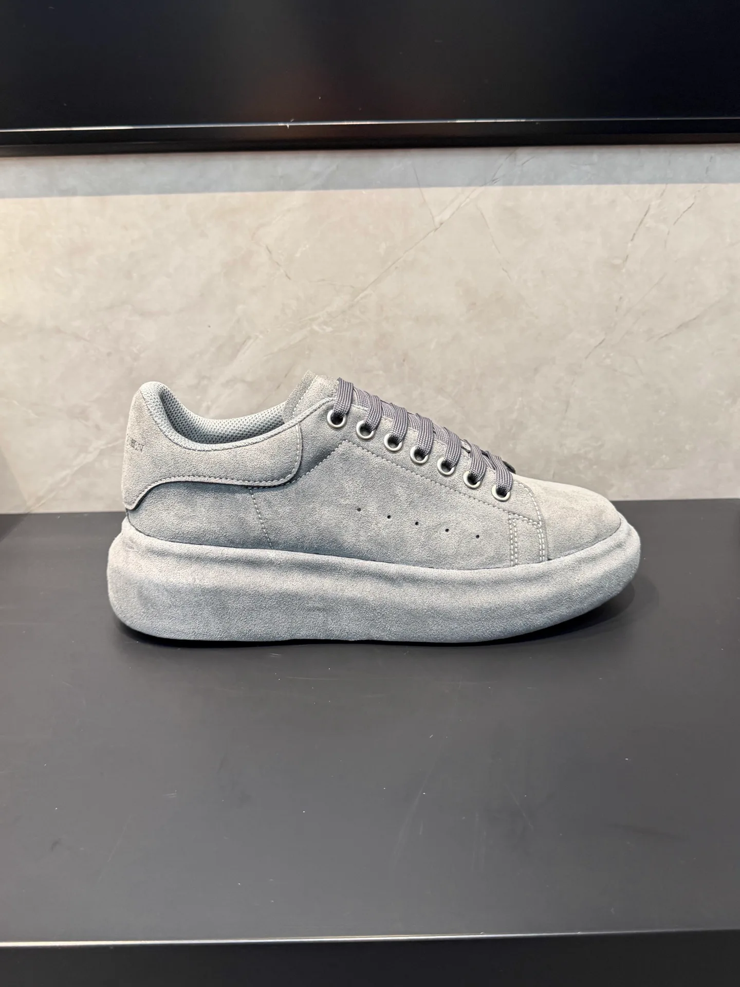 Кроссовки Женские Alexander Mcqueen 18363905