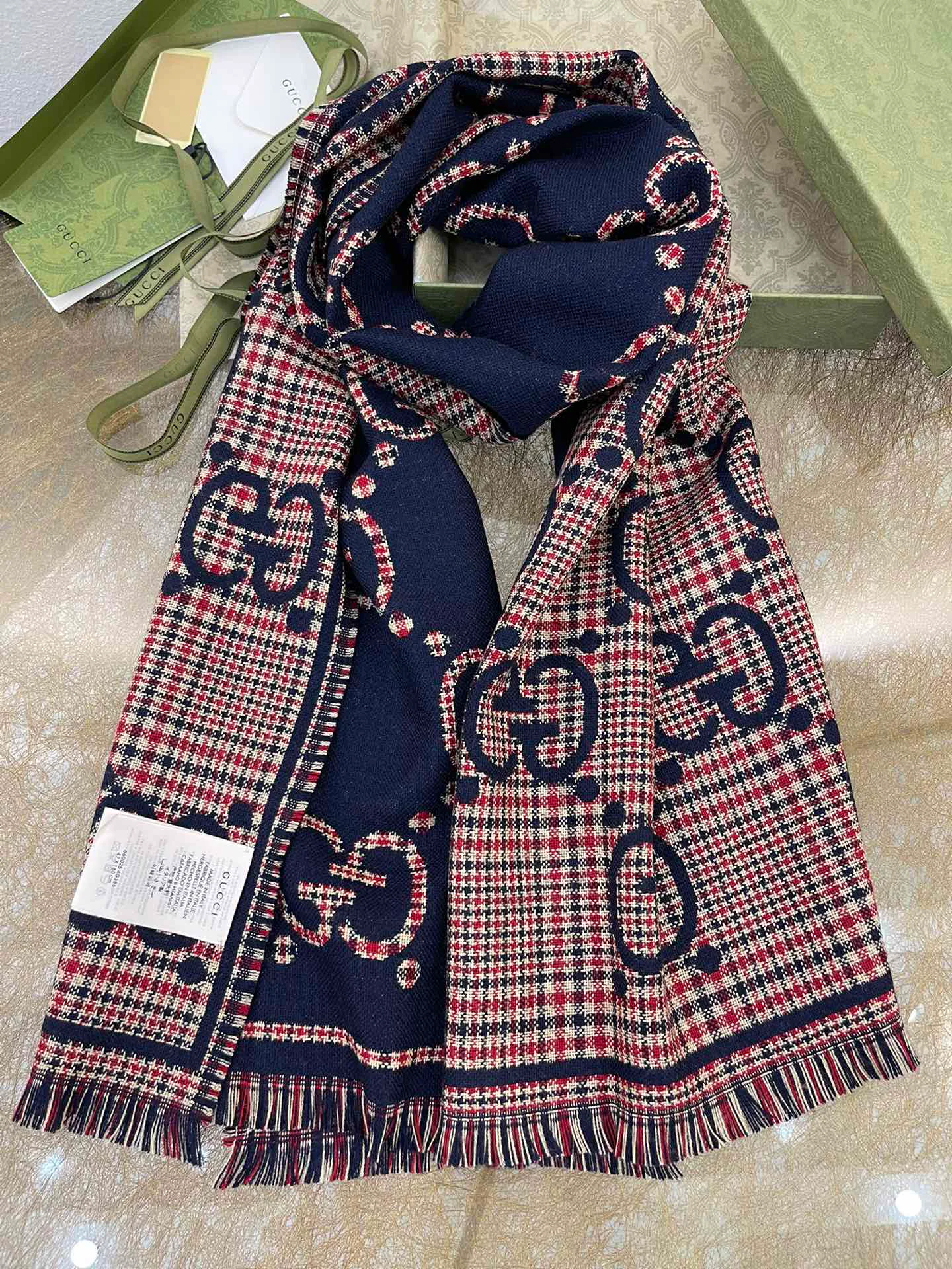 Шарфы Gucci 210185