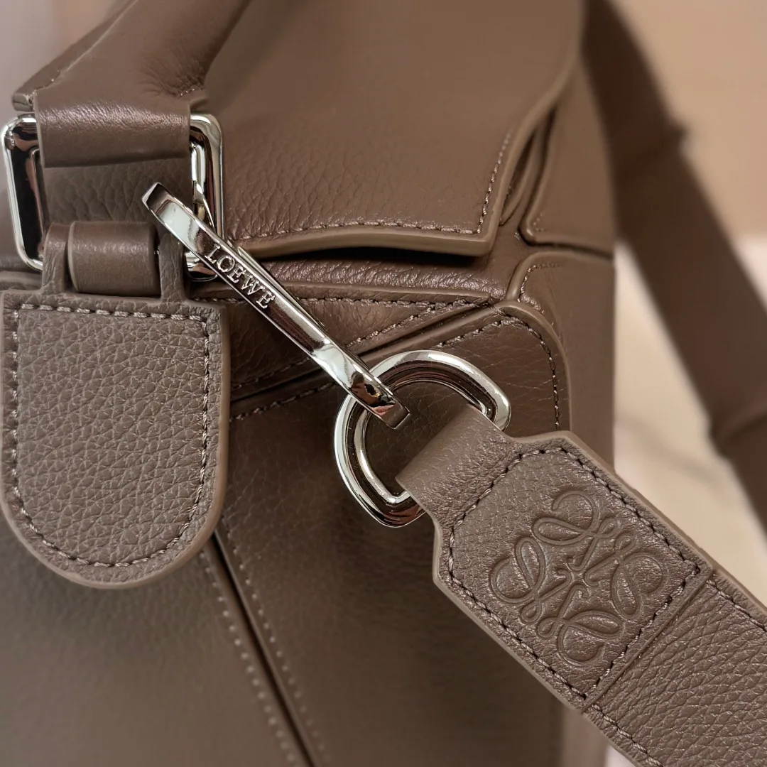 Сумки На Ремне Женские Loewe 11674540