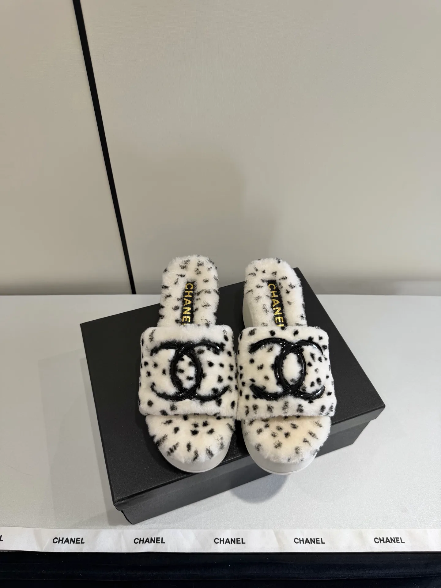 Тапочки Женские Chanel 18268444