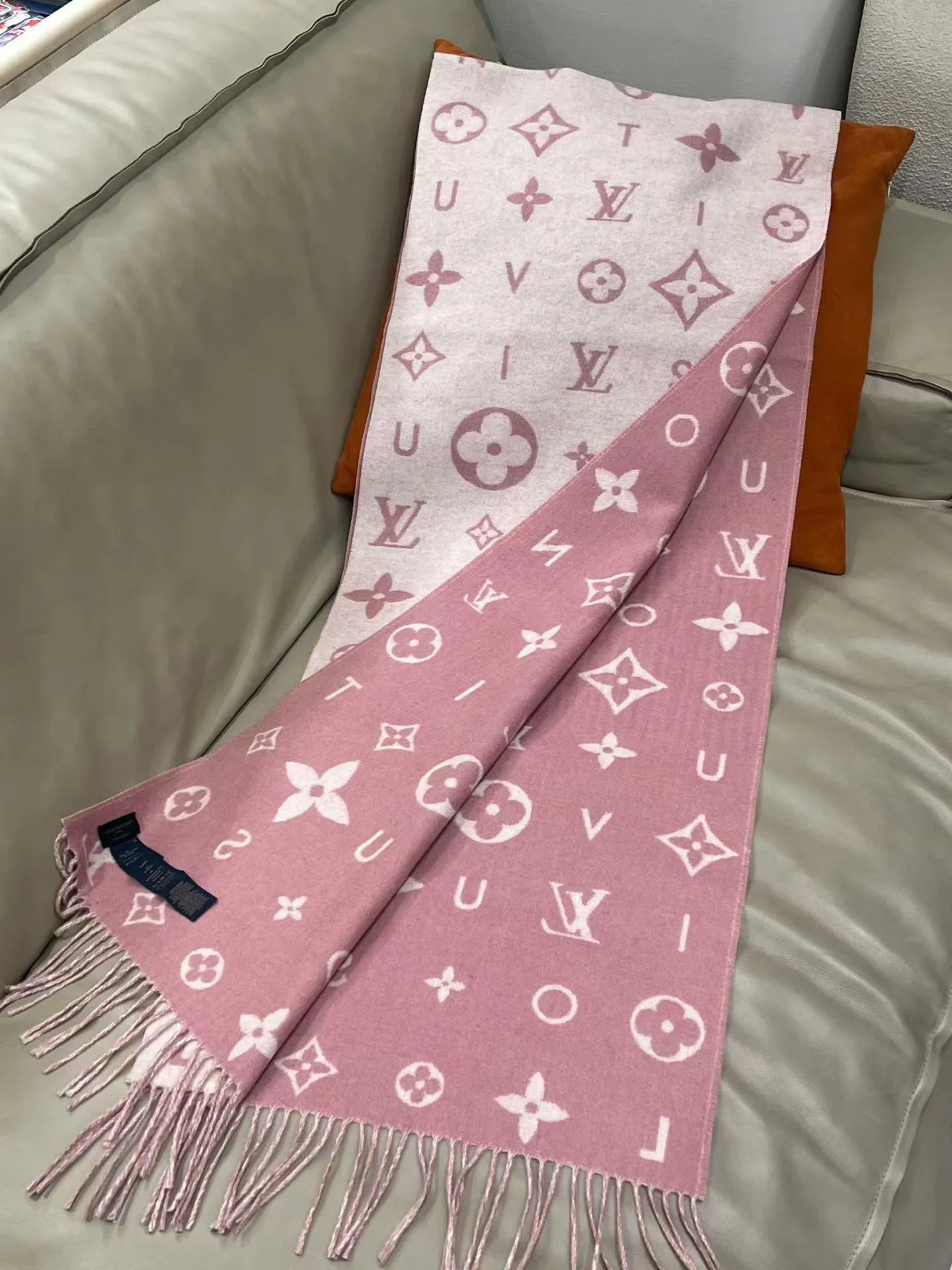 Шарфы Louis Vuitton 18426916