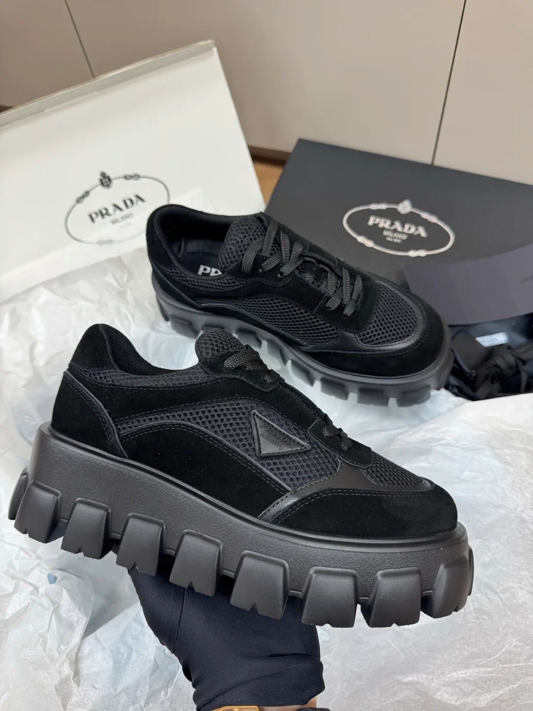 Кроссовки Женские Prada 18554590