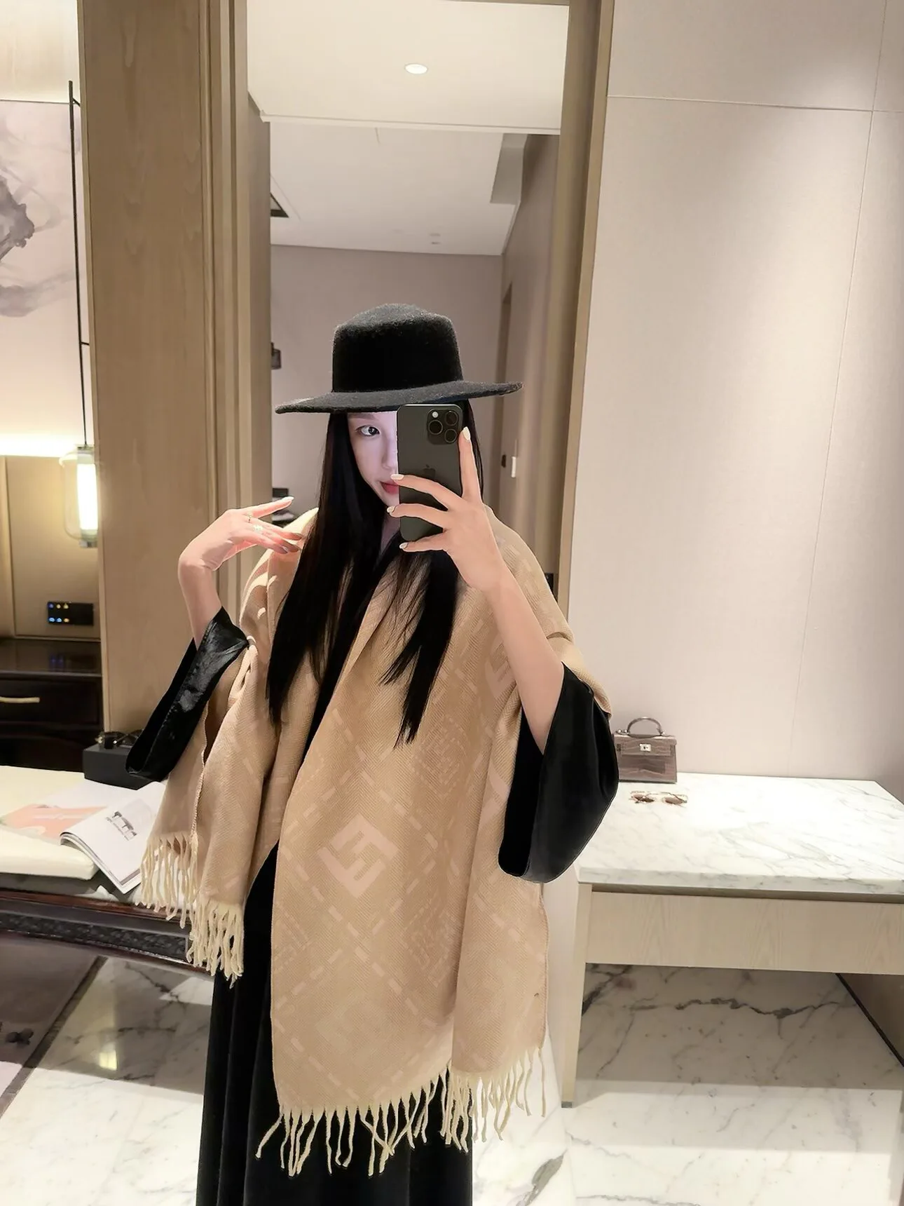 Шарфы Fendi 18322460