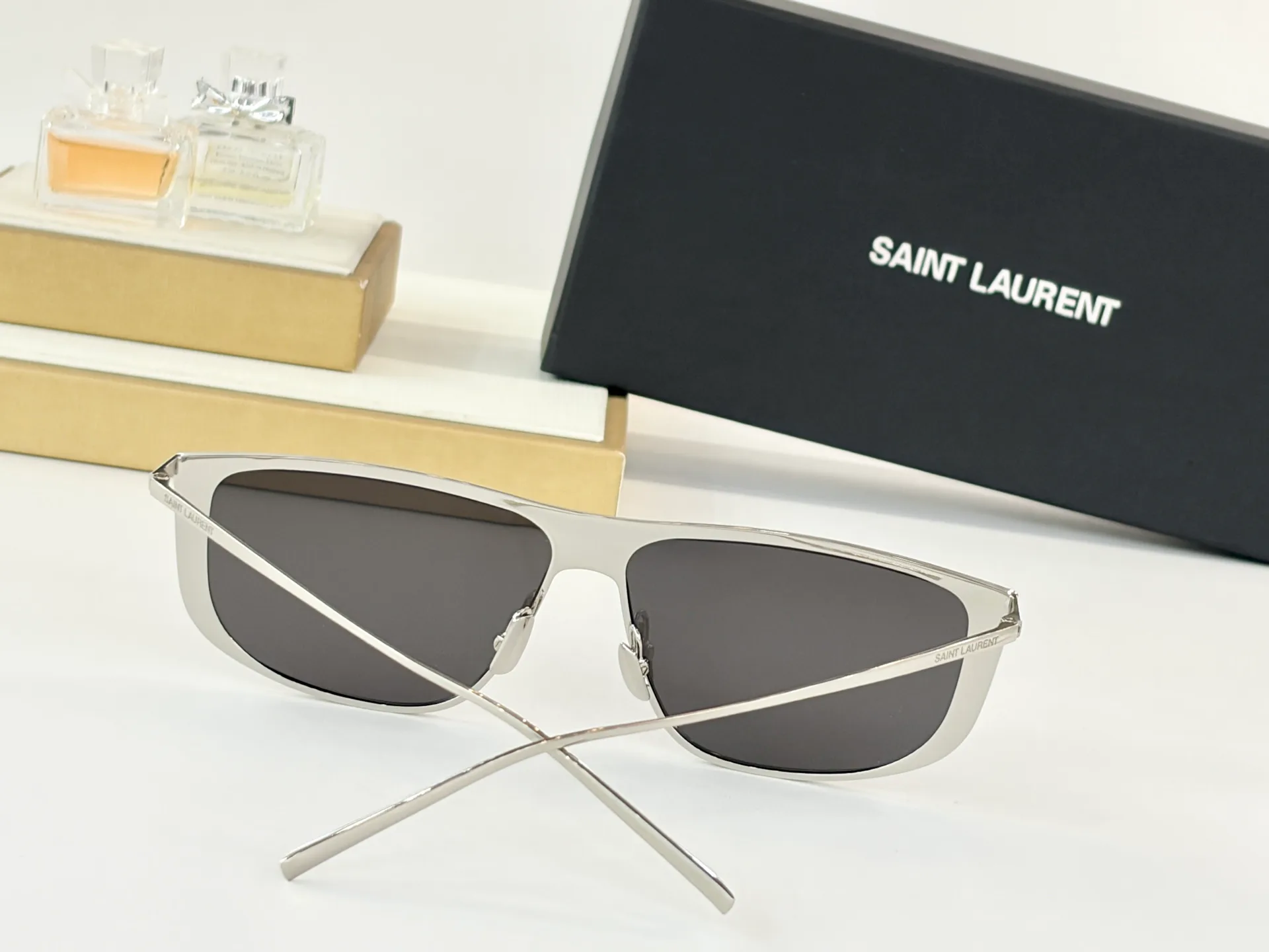 Очки Saint Laurent 13389350