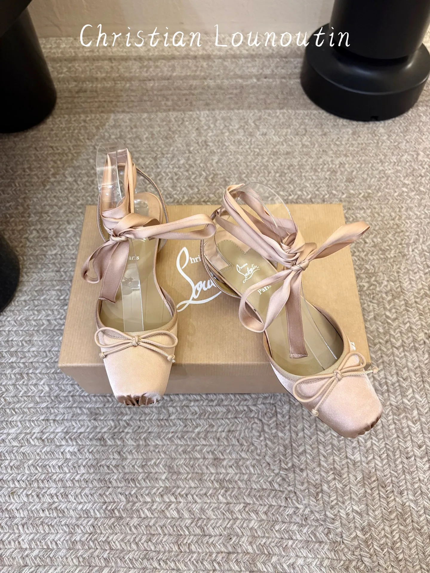 Туфли Женские Christian Louboutin 17467361