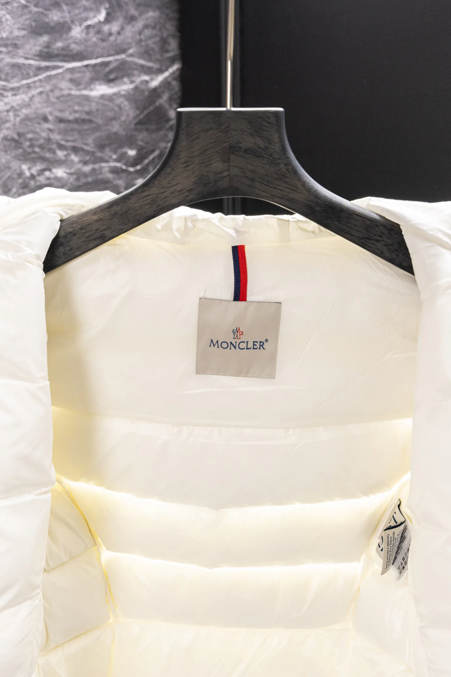 Куртки И Пуховики Женские Moncler 18722800