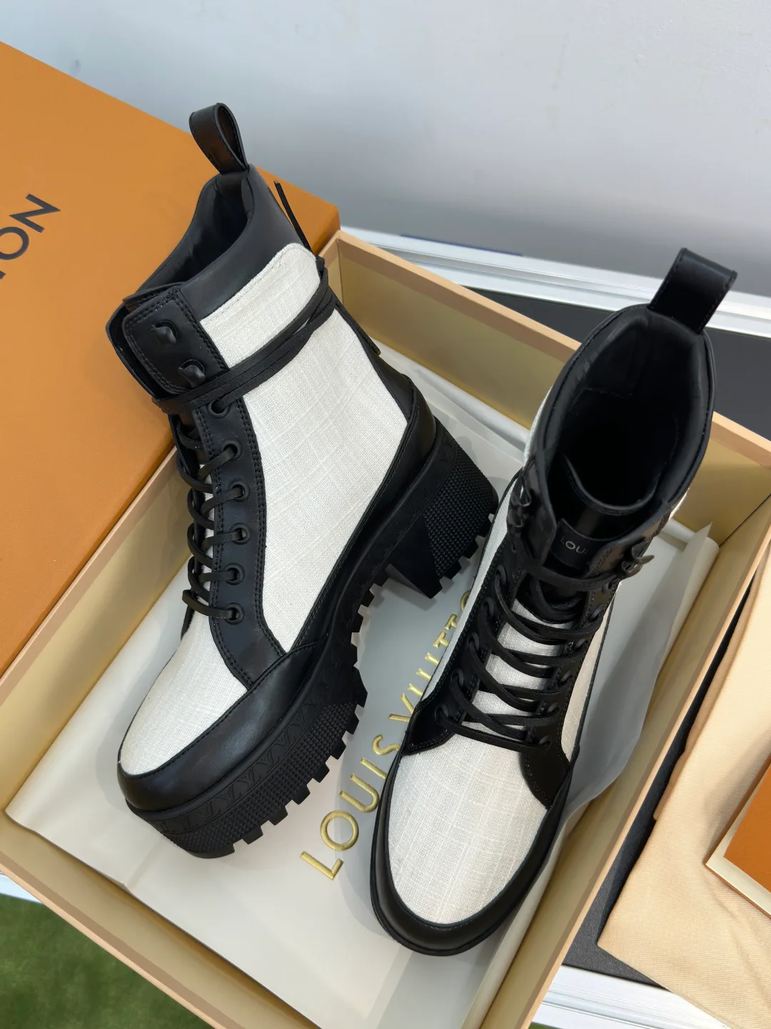 Ботинки Женские Louis Vuitton 18741671