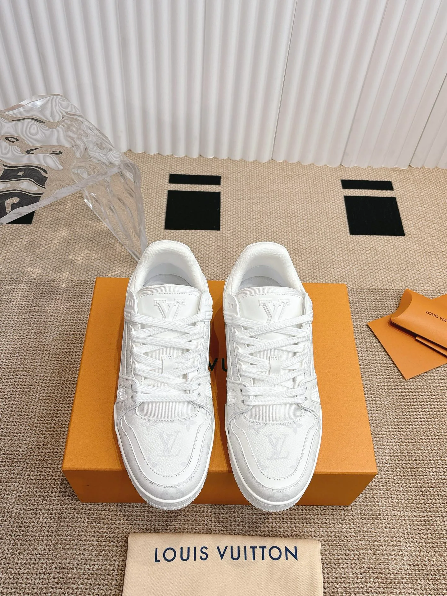 Кроссовки Женские Louis Vuitton 18324768