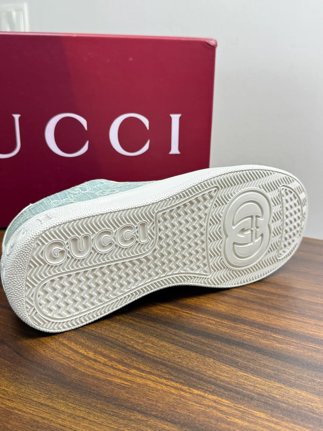 Кроссовки Женские Gucci 19659292