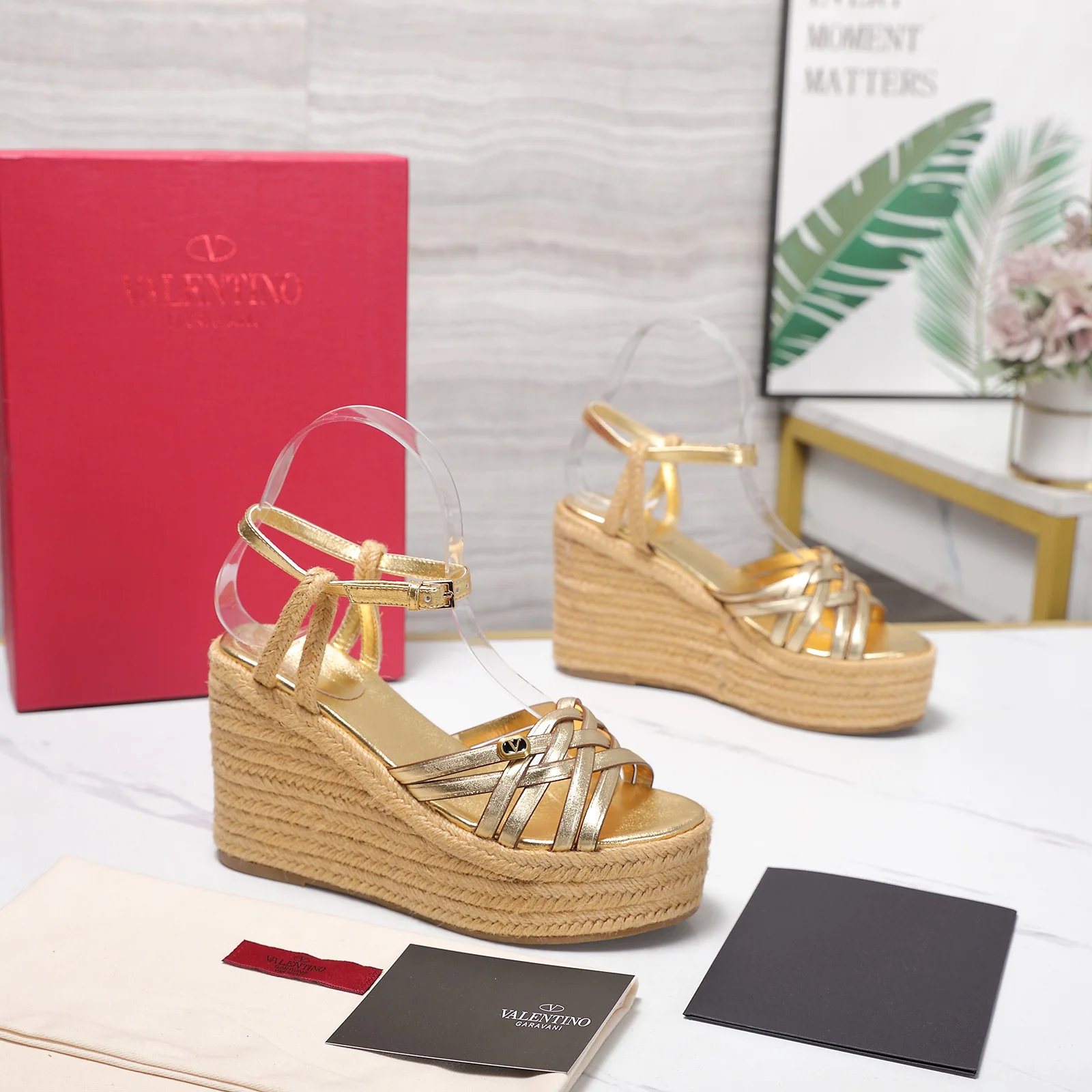 Босоножки Женские Valentino 18346930