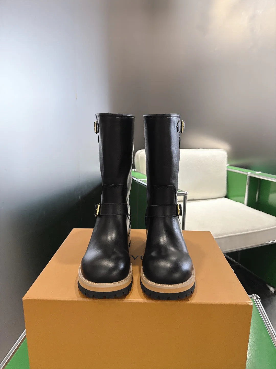 Ботинки Женские Louis Vuitton 18053351