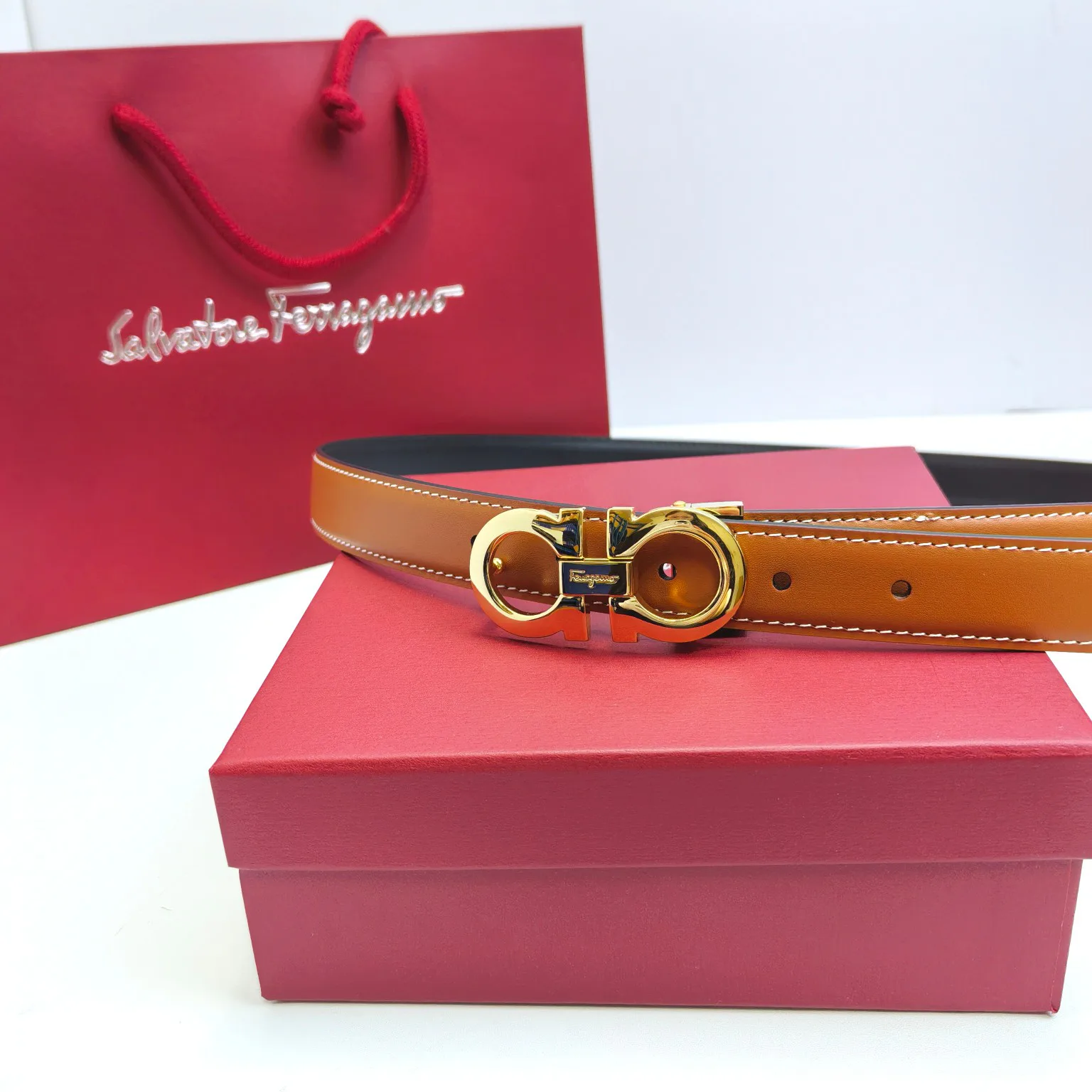 Поясные Сумки Женские Salvatore Ferragamo 11886335