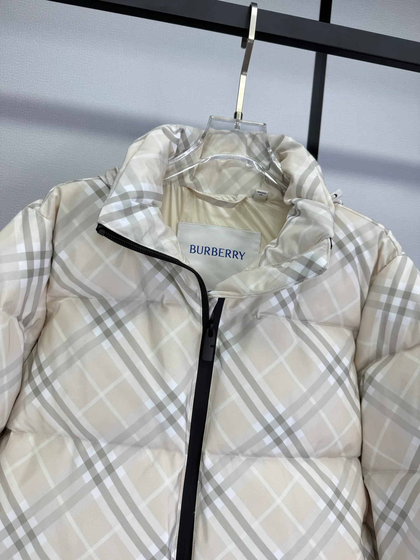 Куртки И Пуховики Женские Burberry 18022288