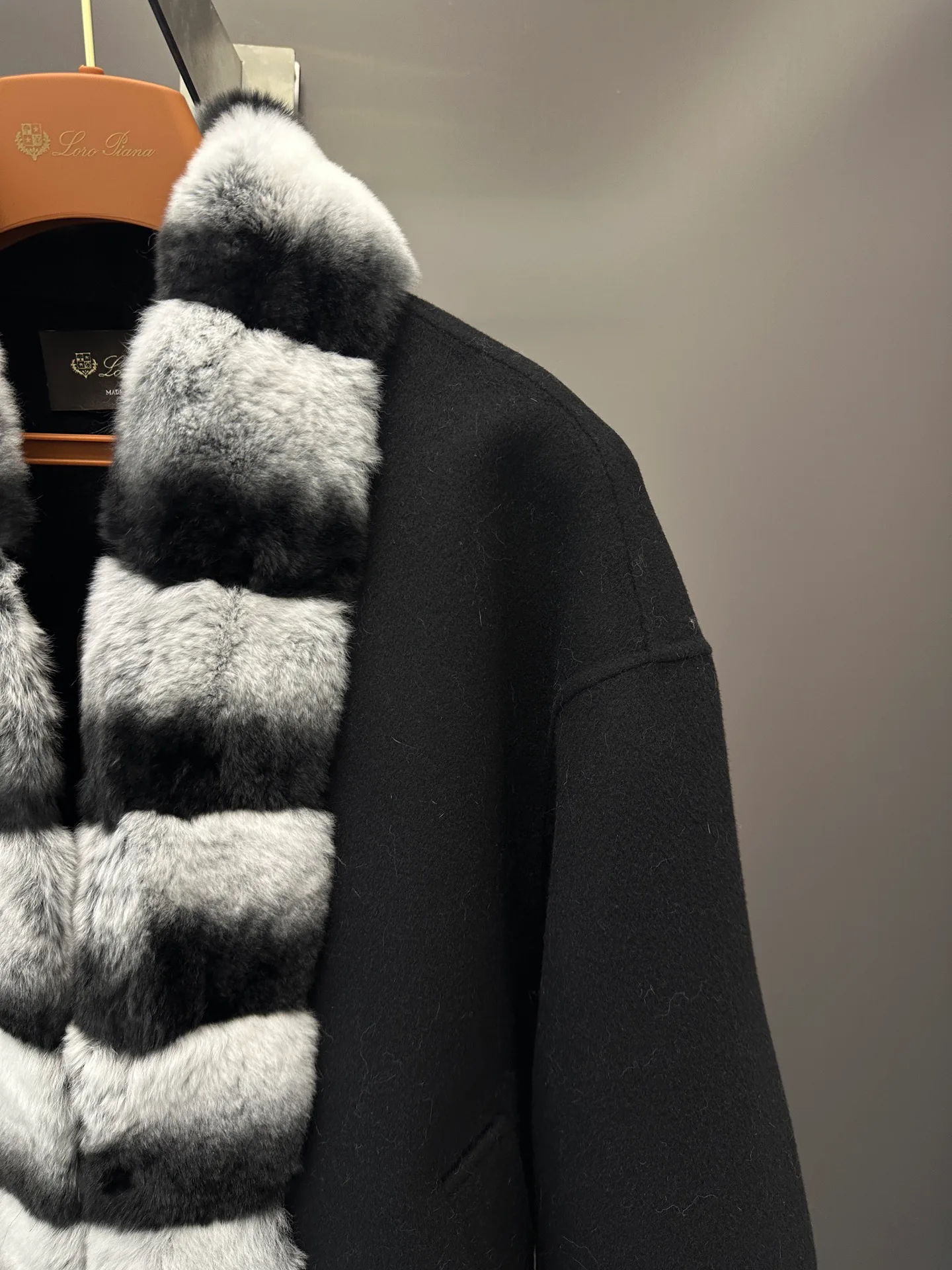 Пальто Женские Loro Piana 18226706