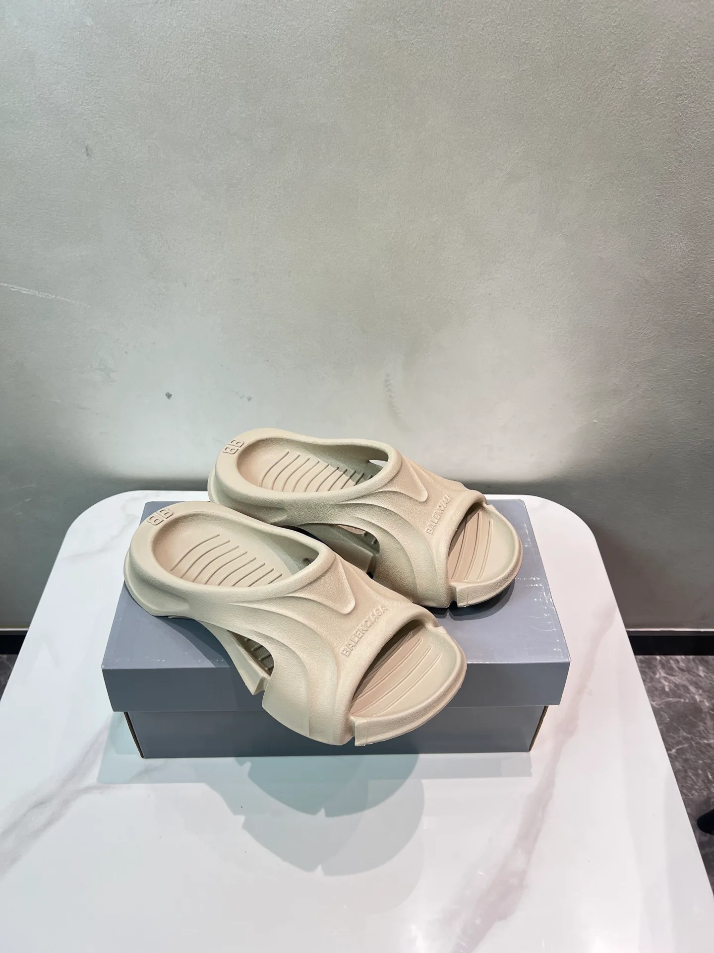 Шлепанцы Женские Balenciaga 33514