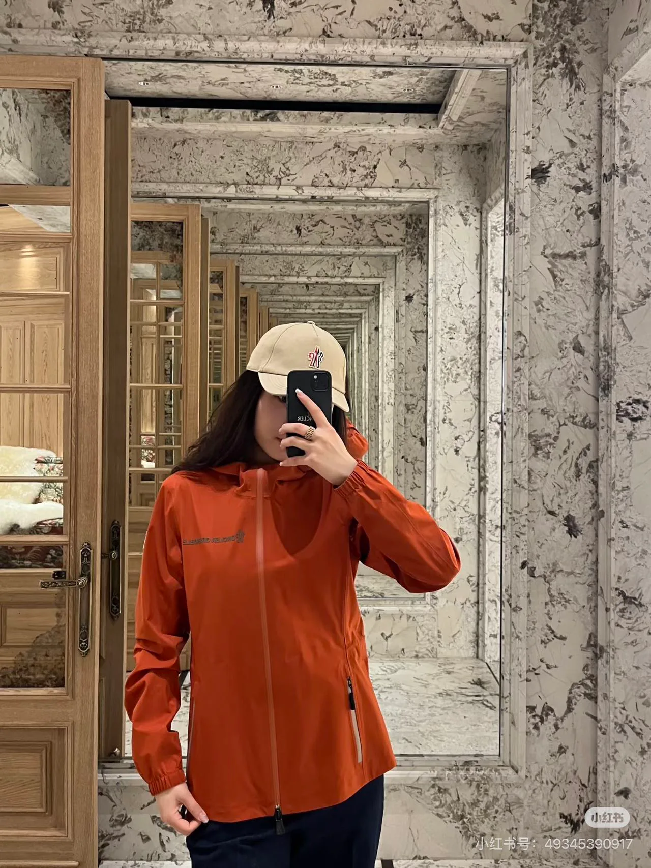 Куртки И Пуховики Женские Moncler 18501653