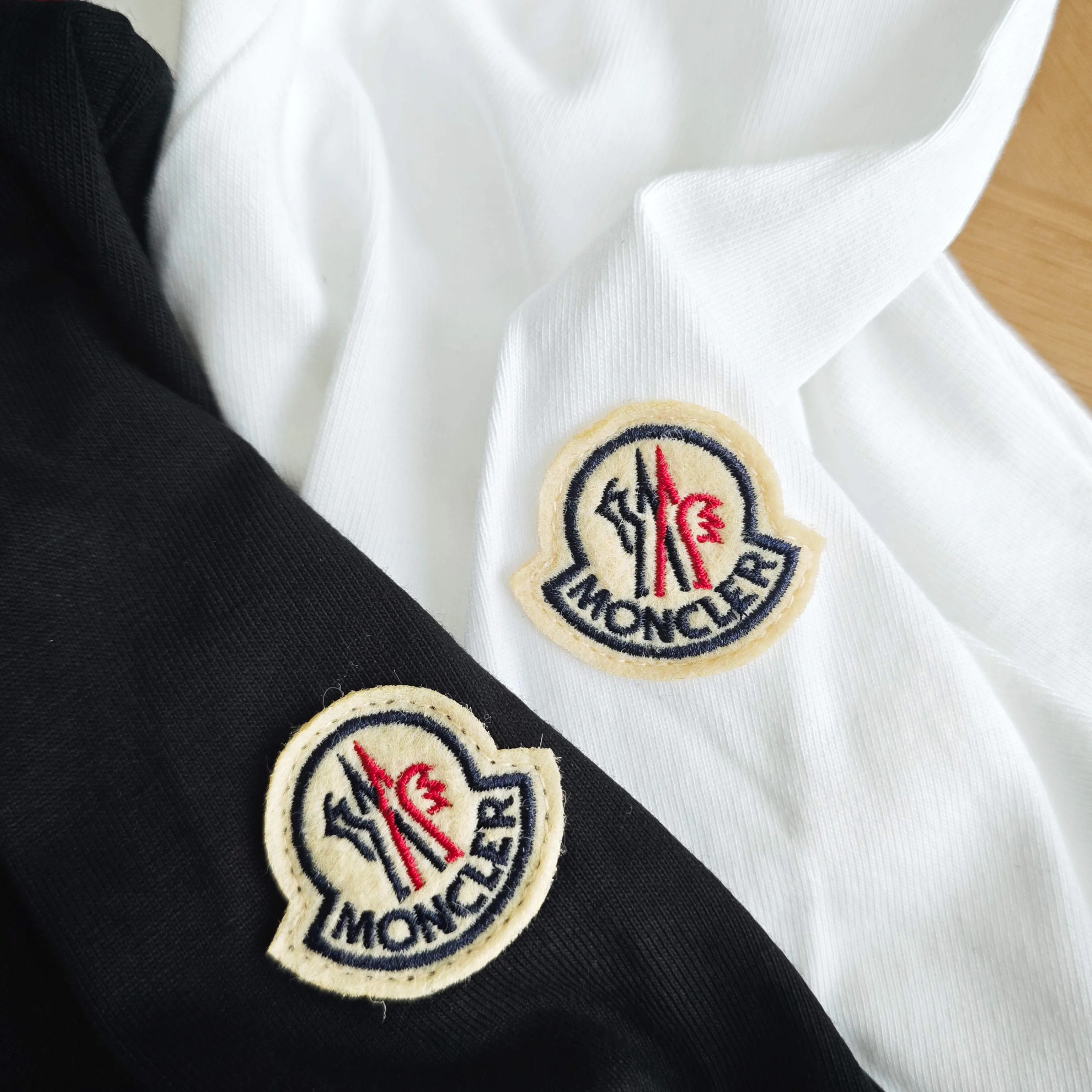 Футболки Женские Moncler 11682891
