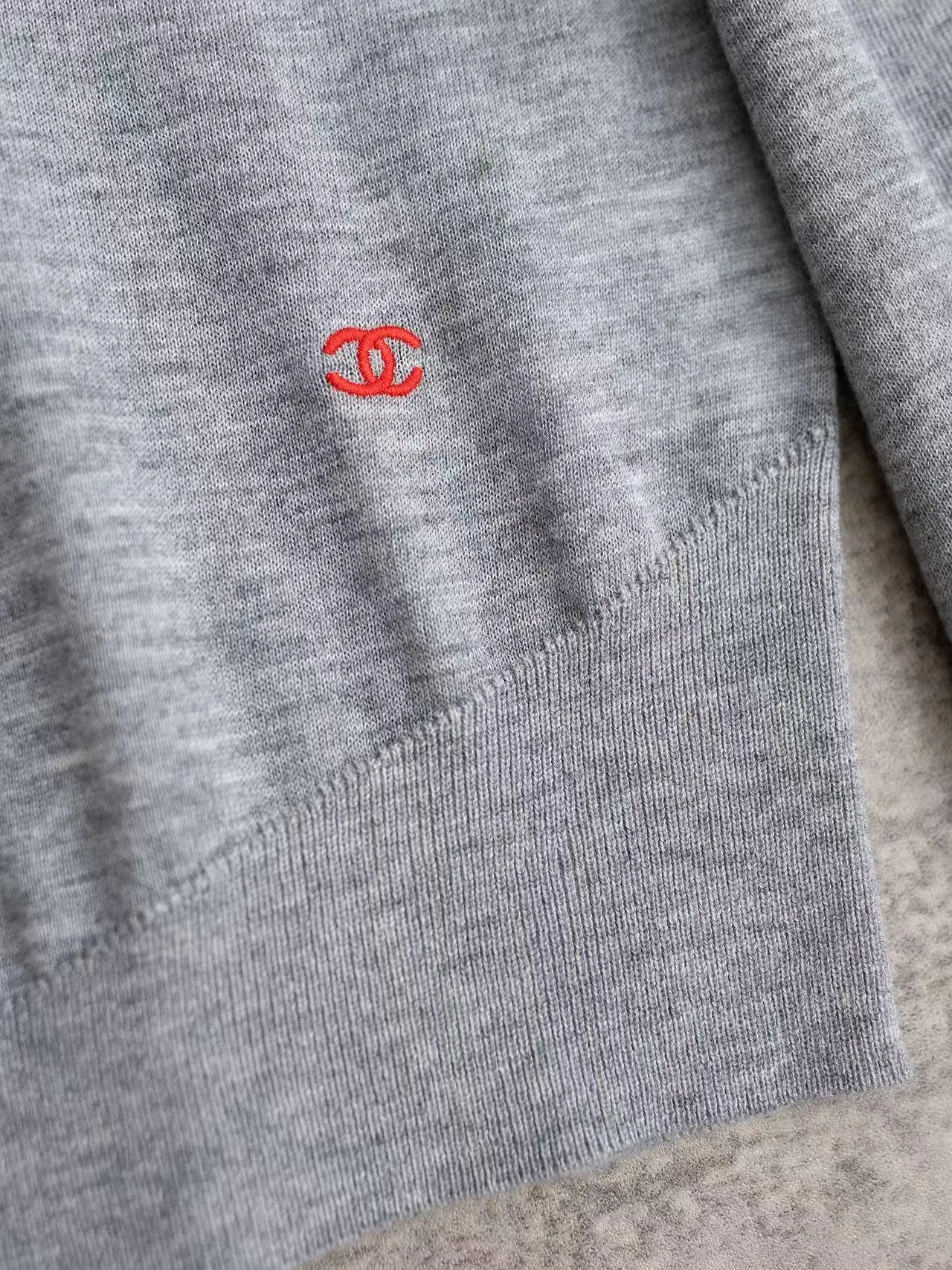 Джемперы И Свитеры Женские Chanel 17696326