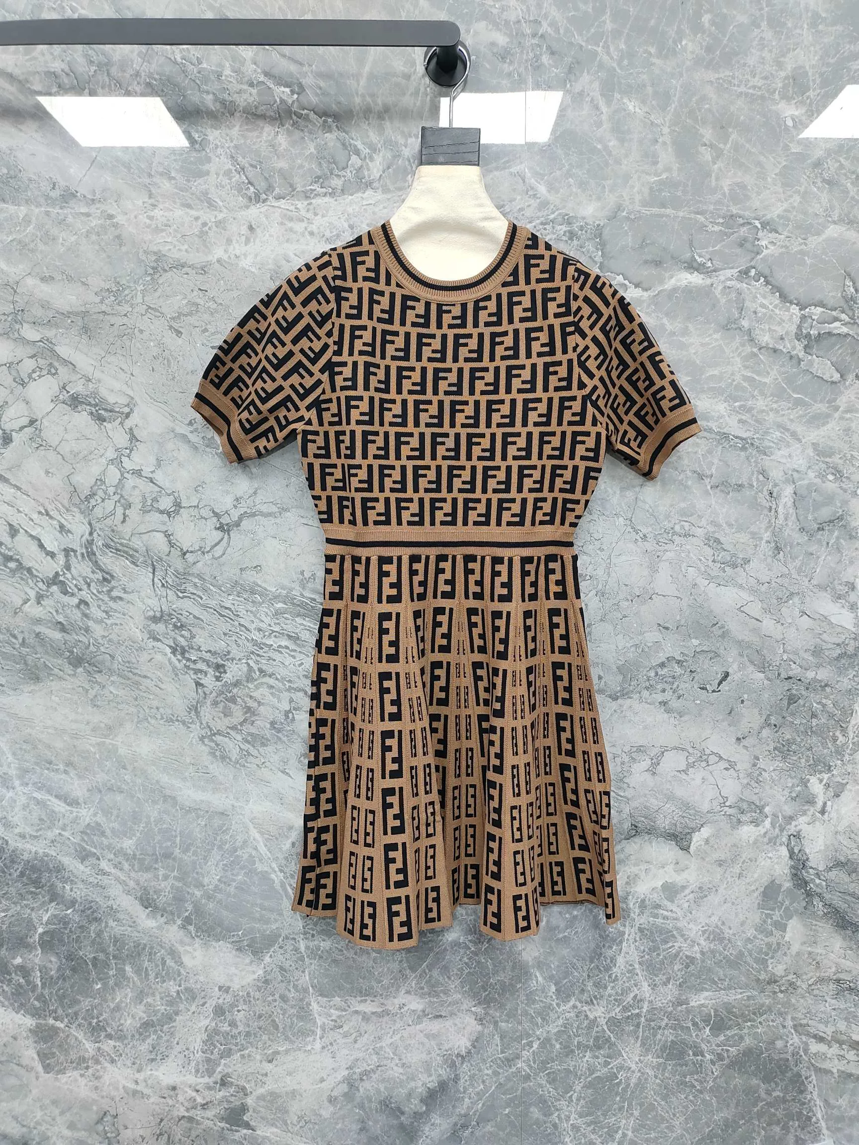 Платья Женские Fendi 18743537