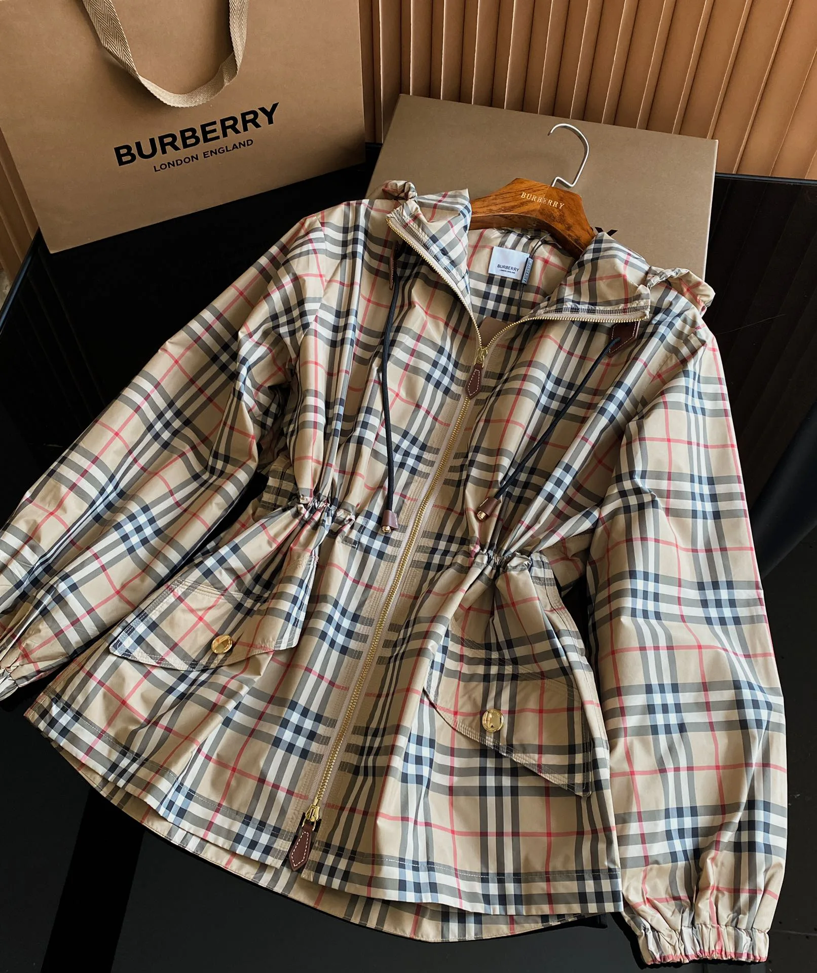 Куртки И Пуховики Женские Burberry 11862596