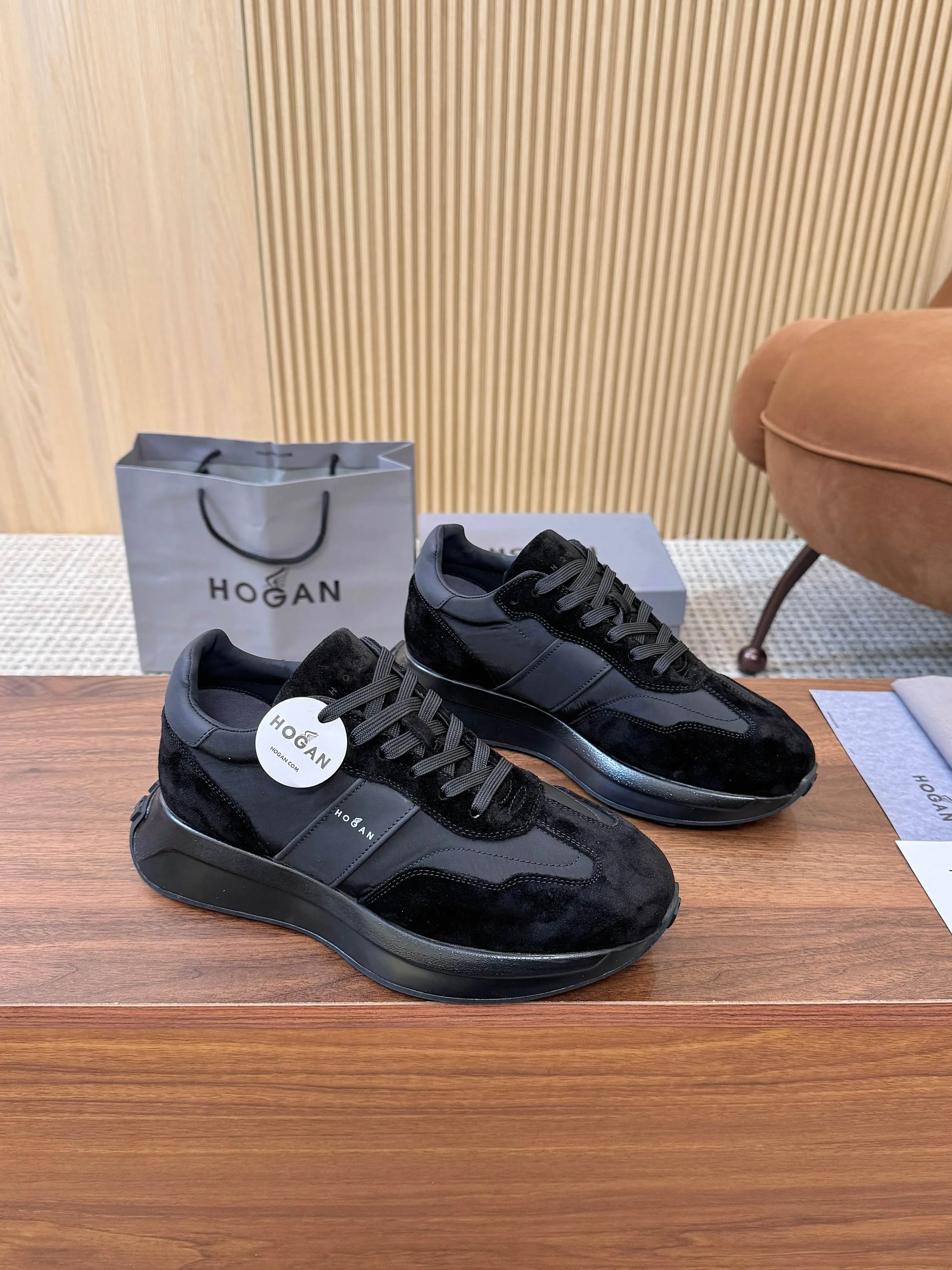 Кроссовки Женские Hogan 18877079