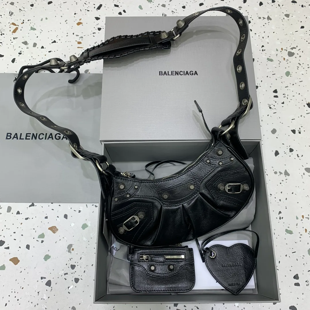 Сумки На Ремне Женские Balenciaga 11479409