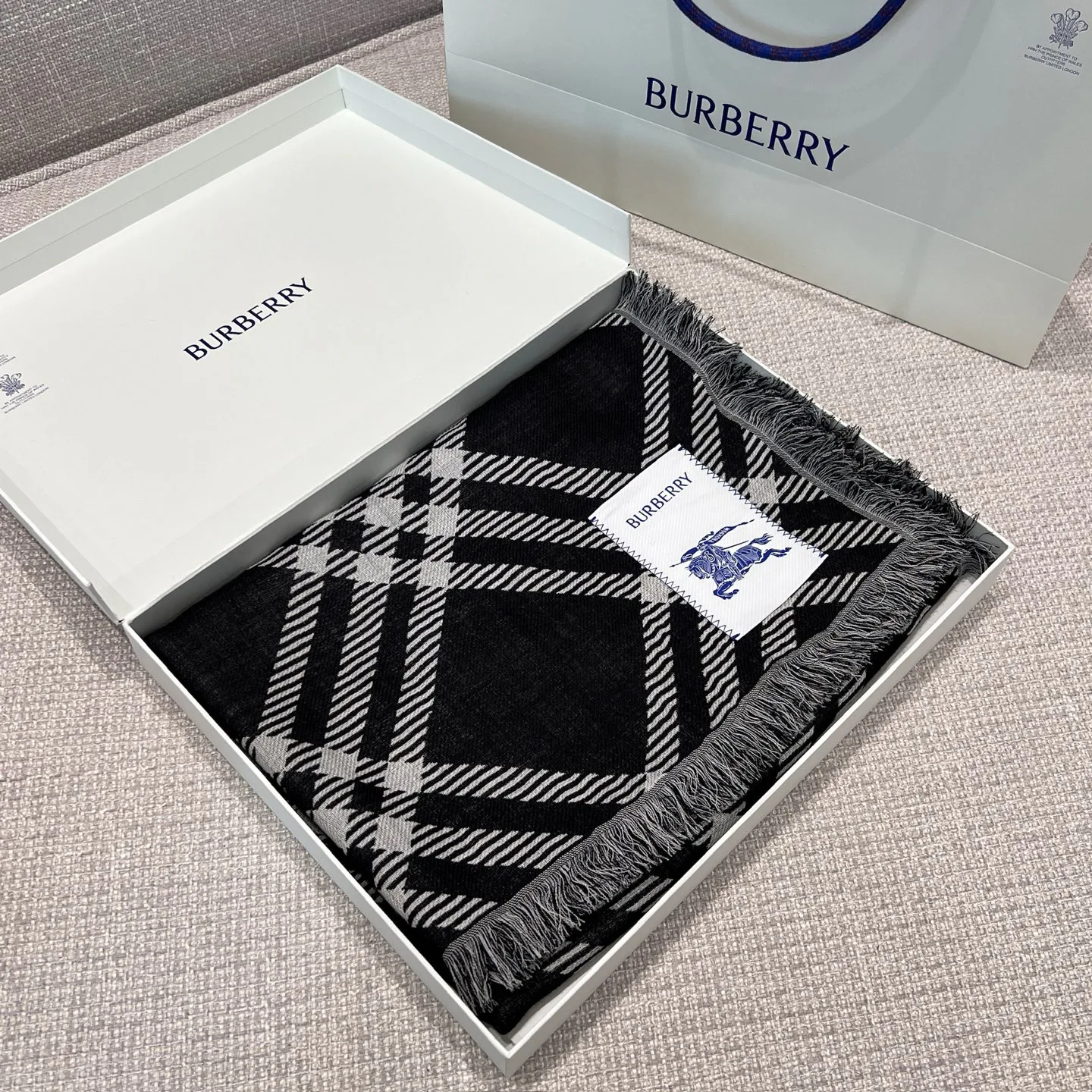 Шарфы Burberry 386399