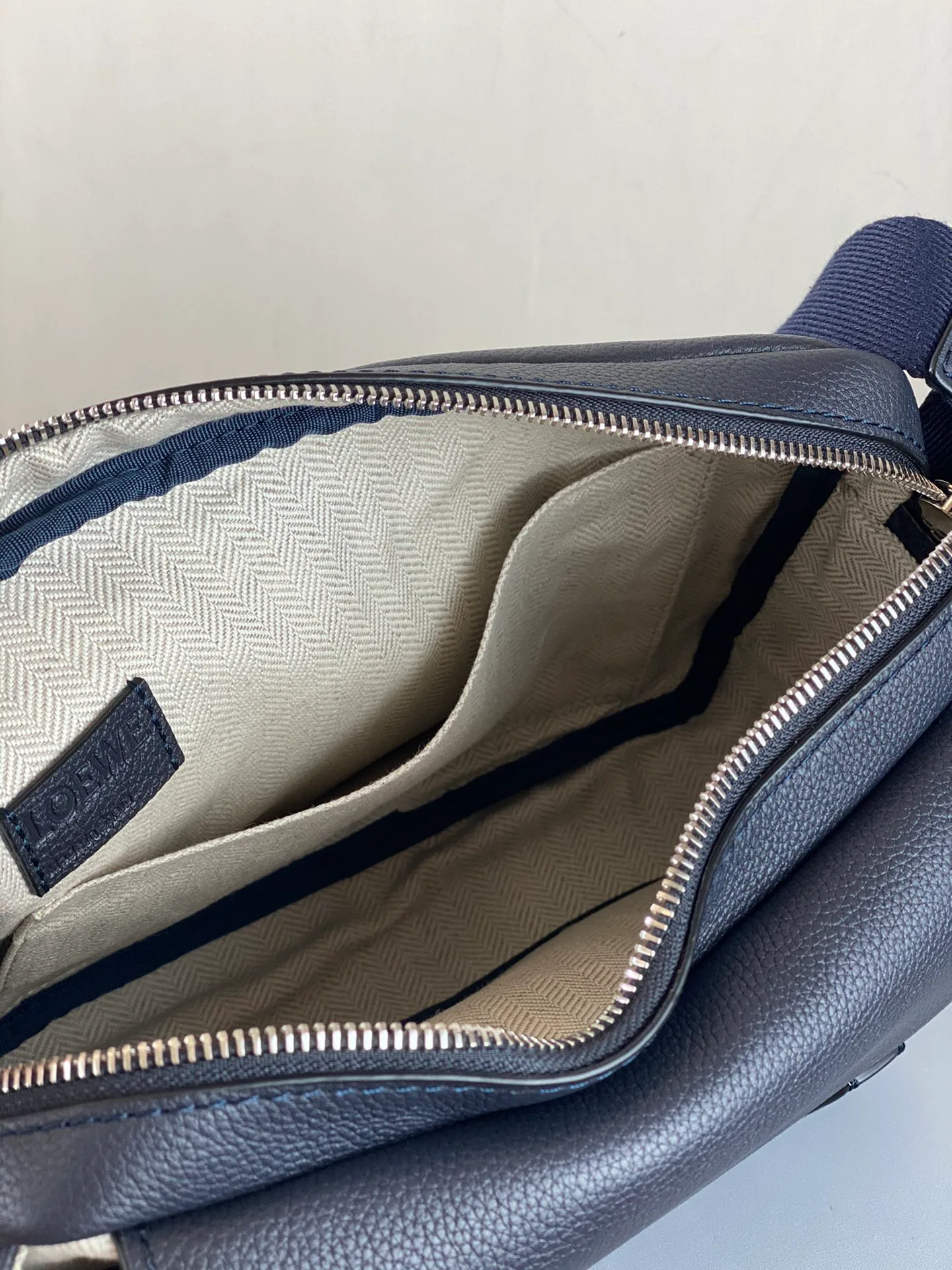 Сумки На Ремне Женские Loewe 690149