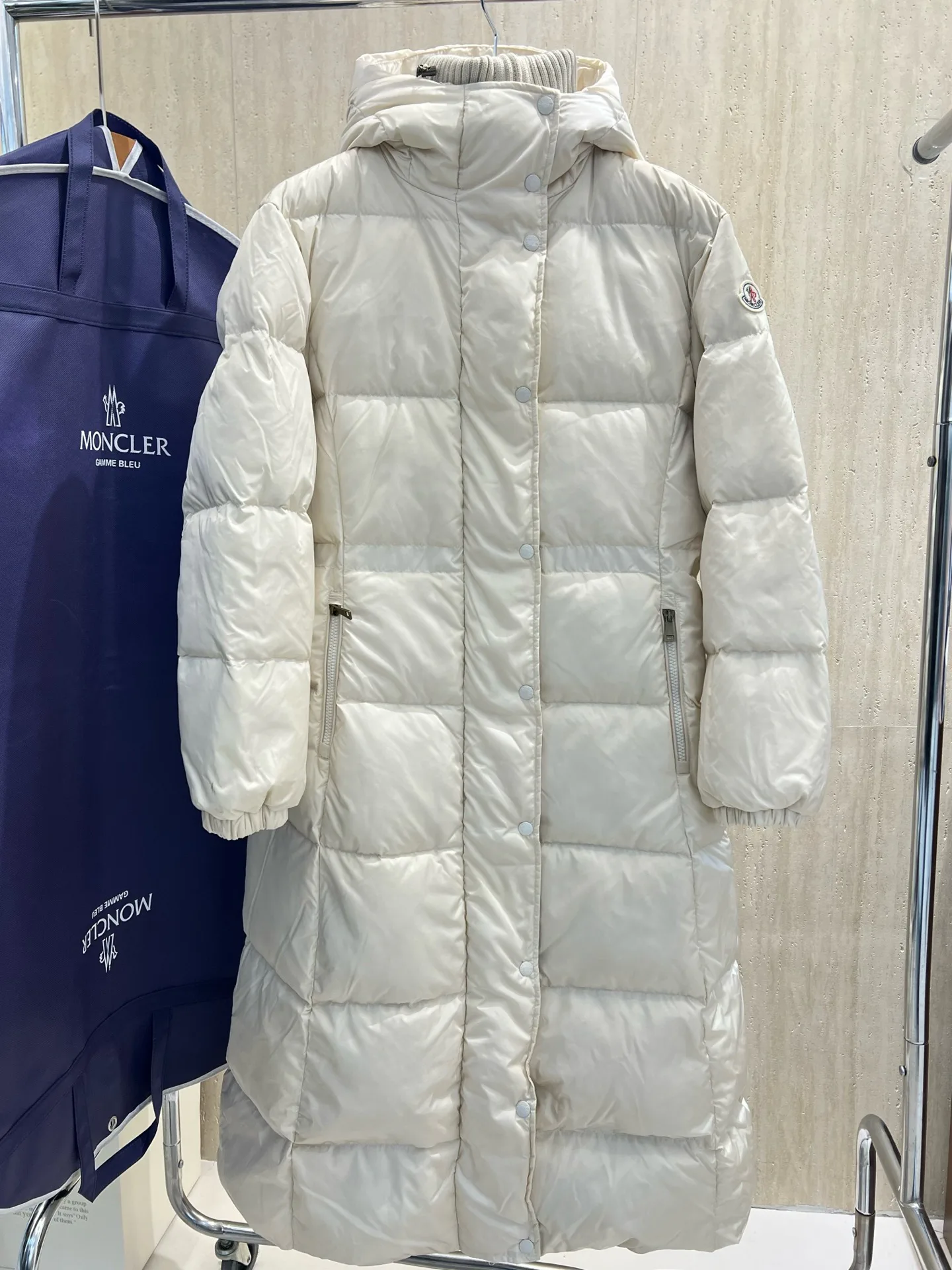 Куртки И Пуховики Женские Moncler 18723417