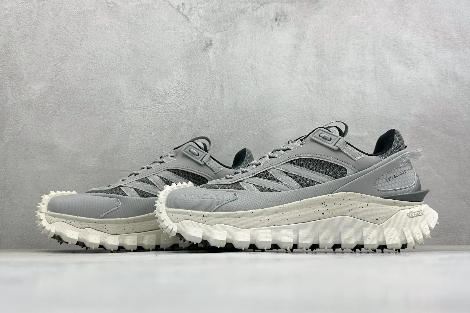 Кроссовки Женские Moncler 18181994